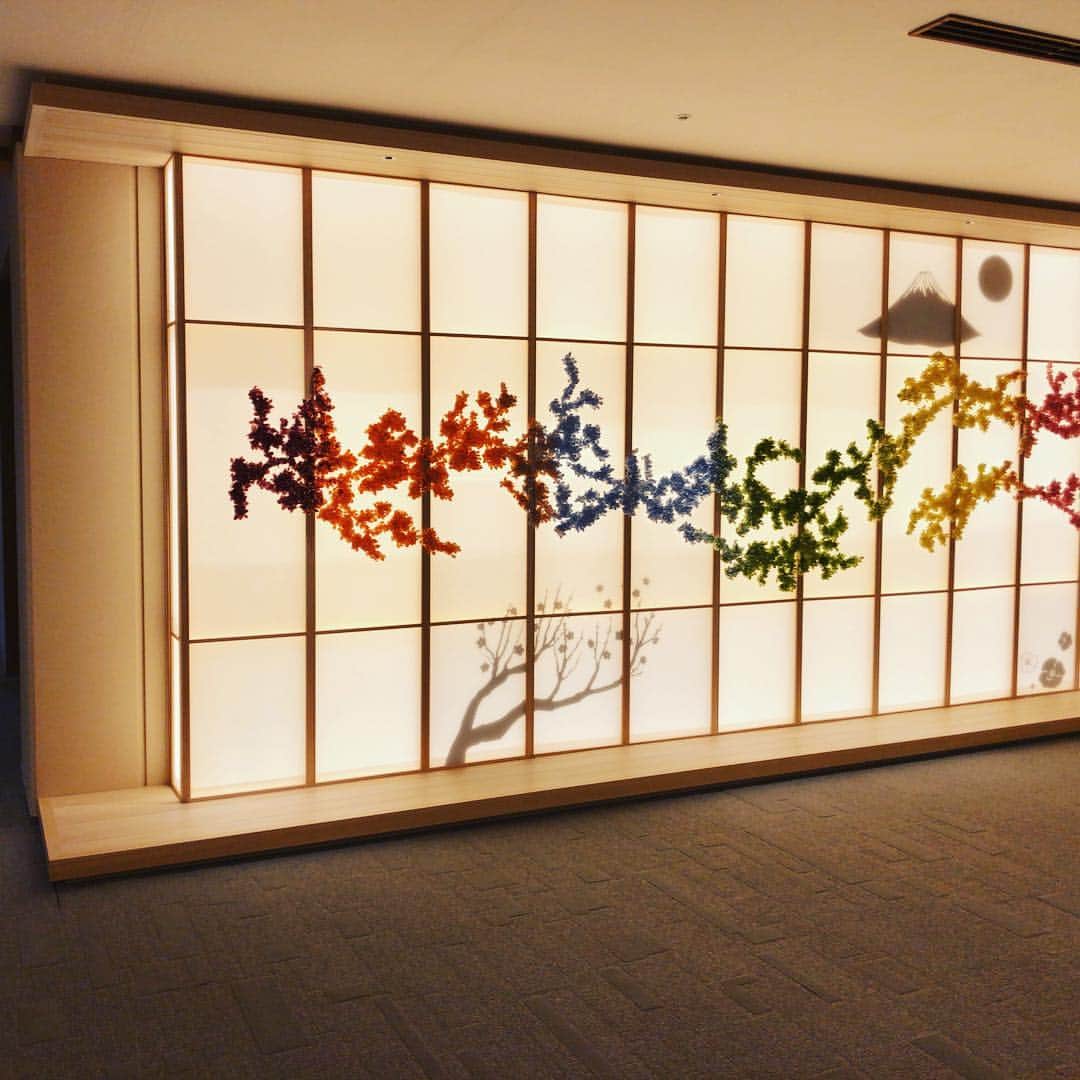 津久井智子さんのインスタグラム写真 - (津久井智子Instagram)「#星野リゾート界伊東  リニューアルしてから、やっと見に行くことができました！ おみやげコーナー 消しゴムはんこのデザインで いろいろ作らせていただいてます😊 春もいろいろリリース予定ですよん。 泊まりに来てね😊」4月2日 19時06分 - tomokotsukui