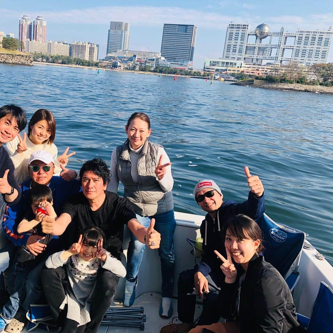 川崎麻世さんのインスタグラム写真 - (川崎麻世Instagram)「花見日和のお天気🌸東京湾で海からのお花見を楽しみました🛥」4月2日 10時57分 - mayokawasaki