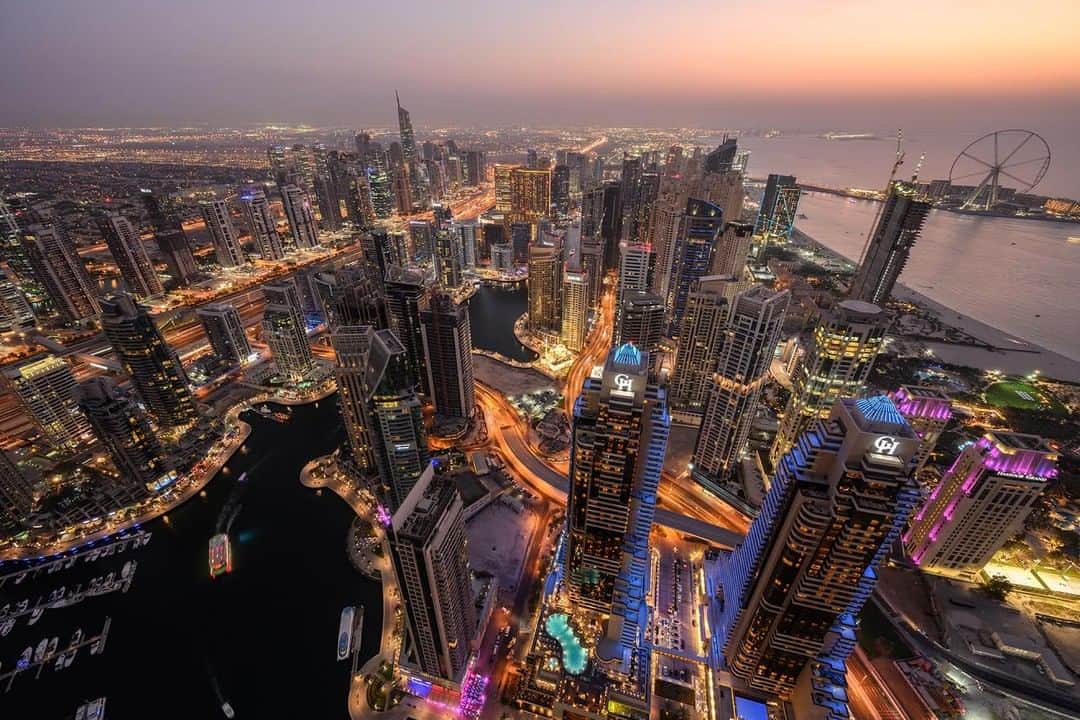 Nikon Australiaさんのインスタグラム写真 - (Nikon AustraliaInstagram)「Dubai at sunset, captured by Jimmy McIntyre using the Nikon Z 7 and the new NIKKOR Z 14-30mm f/4 S, a small lens for big ideas.  Save $200 when you pre-order the new NIKKOR Z 14-30mm f/4 S from a Nikon Australia Authorised Reseller - visit the link in our bio for more information.  Camera: Nikon #Z7 Lens: NIKKOR Z 14-30mm f/4 S」4月2日 11時01分 - nikonaustralia