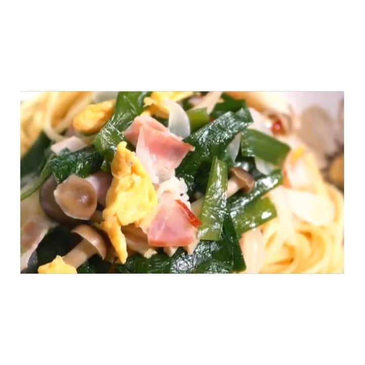 清水麻璃亜のインスタグラム：「🌼嬉しいお知らせ🌼 シミズキッチンがＴＶになります！！ とちぎテレビさんにて、毎月第２金曜日の「イブ6+」で放送されます！ タイトルは、、、 「NEZAS presents 清水麻璃亜のシミズキッチンＴＶ」 です👩‍🍳💓 * とちぎテレビのyoutubeチャンネルにも毎回アップされるので、とちぎテレビが見られない方も、見られる方も、みーんなしっかり見てくださいね〜☺︎ * インスタ、AKBカフェ、showroom、読売新聞の連載企画と、テレビ。色々な場所でシミズキッチンができて嬉しいっ🥺 #シミズキッチン」