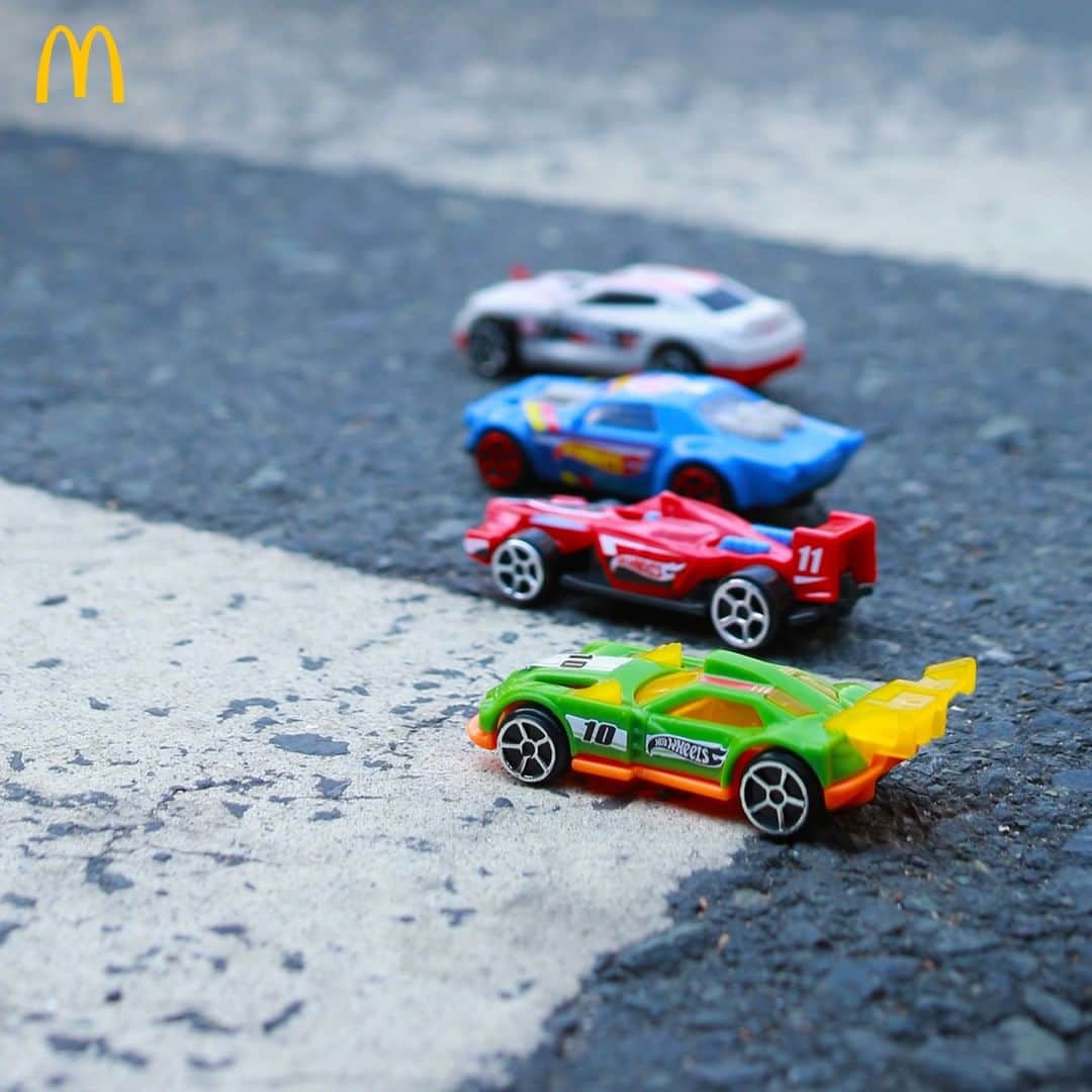 McDonald's Philippinesさんのインスタグラム写真 - (McDonald's PhilippinesInstagram)「Chase after great adventures with our 4 new Hot Wheels Happy Meal toys! Get them on McDelivery or at a McDonald’s near you.」4月2日 12時00分 - mcdo_ph