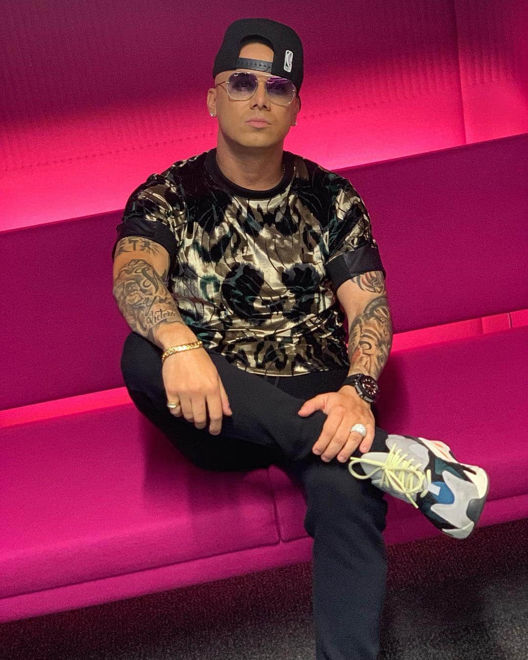 ウィジンさんのインスタグラム写真 - (ウィジンInstagram)「✌🏻🙏🏻 #bonitanoche🌙」4月2日 11時57分 - wisin