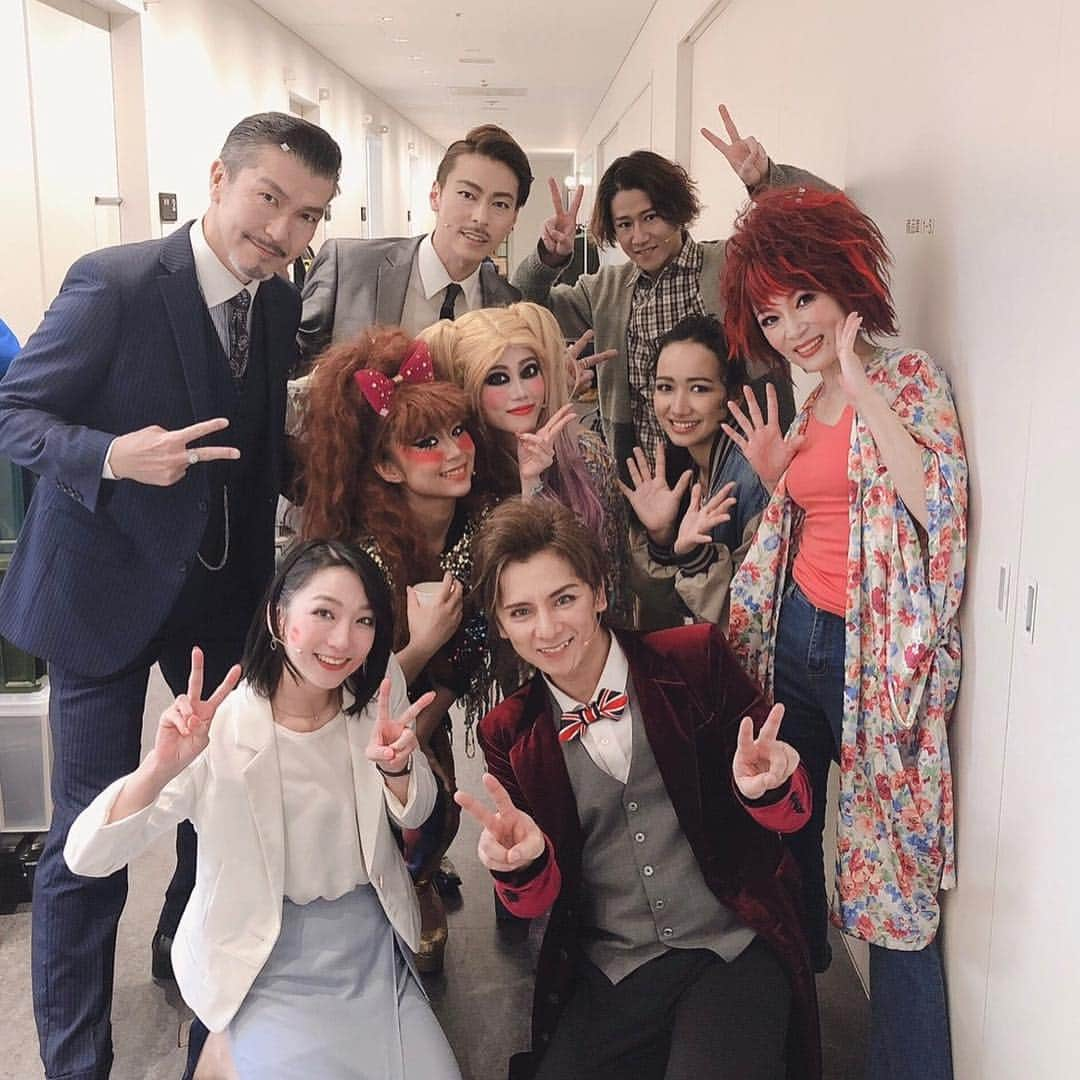 谷口あかりさんのインスタグラム写真 - (谷口あかりInstagram)「#ソーホーシンダーズ 大千穐楽！！ キャストスタッフ 足を運んでくださった皆様 関わってくださった全ての皆様に 感謝と愛を♡♡♡ あらゆる変態たち みんなそれぞれ次の仕事に進んでいくけど きっとまた ロンドンソーホーの オールド･コンプトン･ストリートで 再会しましょ！  #シンデレラ #彼を自由に #オールドコンプトンストリート #弁護士　#市長候補 #愛する人 #ミュージカル #ミュージカル好きな人と繋がりたい #劇団四季 #劇団四季好きな人と繋がりたい」4月2日 12時42分 - akari.taniguchi