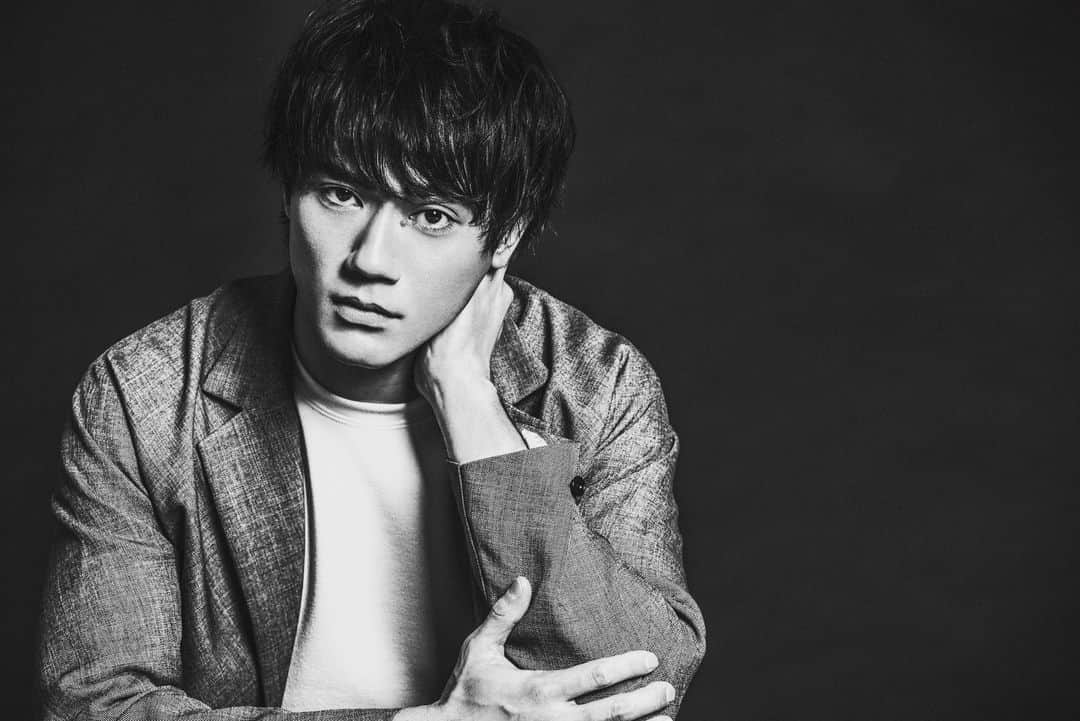 のインスタグラム：「令和  元号発表になりました。 今一度気合を入れ直して取り組みます！✨ #令和 #reiwa #yuta_ozawa #小澤雄太 #ozatts #おざっつ」