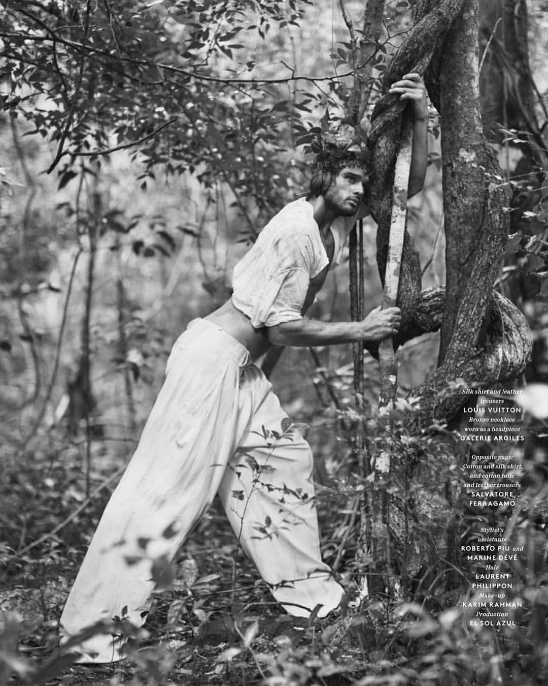 マーロン・テシェイラさんのインスタグラム写真 - (マーロン・テシェイラInstagram)「—- 🍃 JUNGLE 🍃 for @voguehommes 📸 by 💫 @ethanjamesgreen styled by ✨ #AnastasiaBarbieri ✨ Hair 💇‍♂️ by @laurentphilippon & make up by @karimrahmanmakeup 🙌🙏🙌 #Thank you so much guys for this amazing pictures. 🖤🔥🖤 #YouMustCheckIt —- 🎩...Peace&Light...♻️ —- #VogueHommes #Jungle #WhatATrip #GoodMemories #GoodVibesOnly」4月2日 12時46分 - marlontx