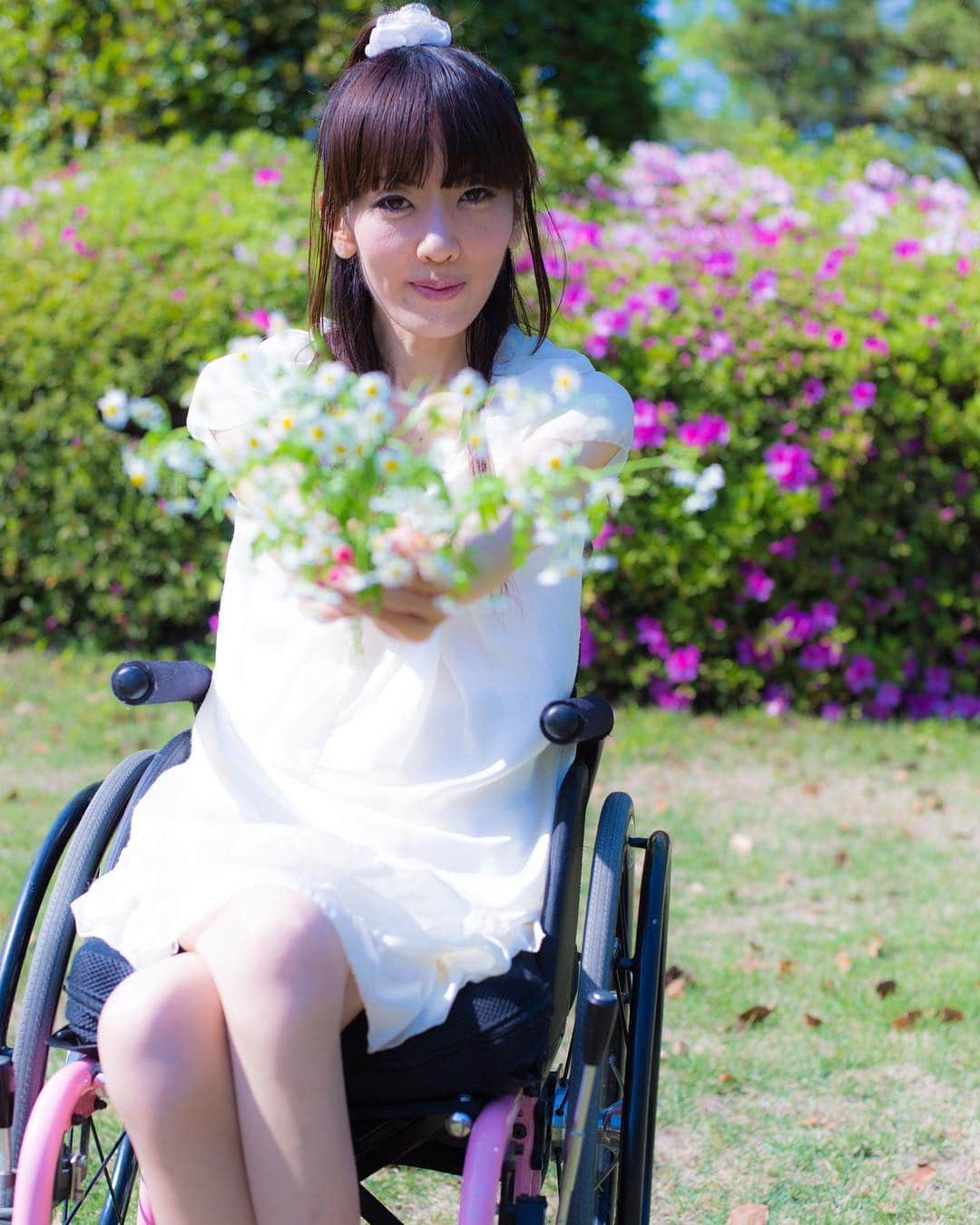 麻生真里さんのインスタグラム写真 - (麻生真里Instagram)「春がくるー！！ #portrait #portraitmood #portrait_star #portraits_ig #portrait_shots #likes #portrait_universe #disabledfashion #wheelchairgirl  #wheelchairbarbie #best_photogram #wheelchairlife #ポートレートモデル #カメラマンさん募集 #モデル #作品撮りモデル #麻生真里 #写真が好きな人と繋がりたい #バリナビ #写真撮ってる人と繋がりたい #撮影以来受付中 #車椅子モデル #福祉アイドルユニット #被写体 #ポートレートモデル  #フリーモデル #ポートレート #福祉アイドル」4月2日 13時09分 - mariaso_official