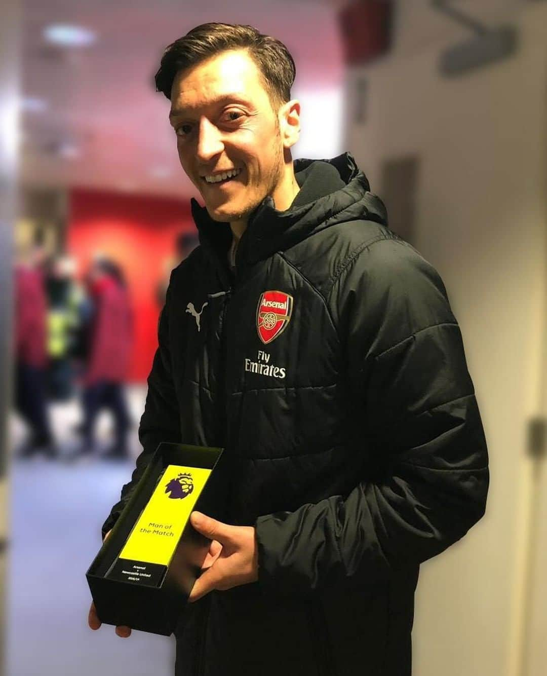 アーセナルFCさんのインスタグラム写真 - (アーセナルFCInstagram)「〽️ Introducing your Man of the Match 〽️⁣ #WeveGotOzil #MesutOzil #Arsenal @m10_official」4月2日 13時10分 - arsenal