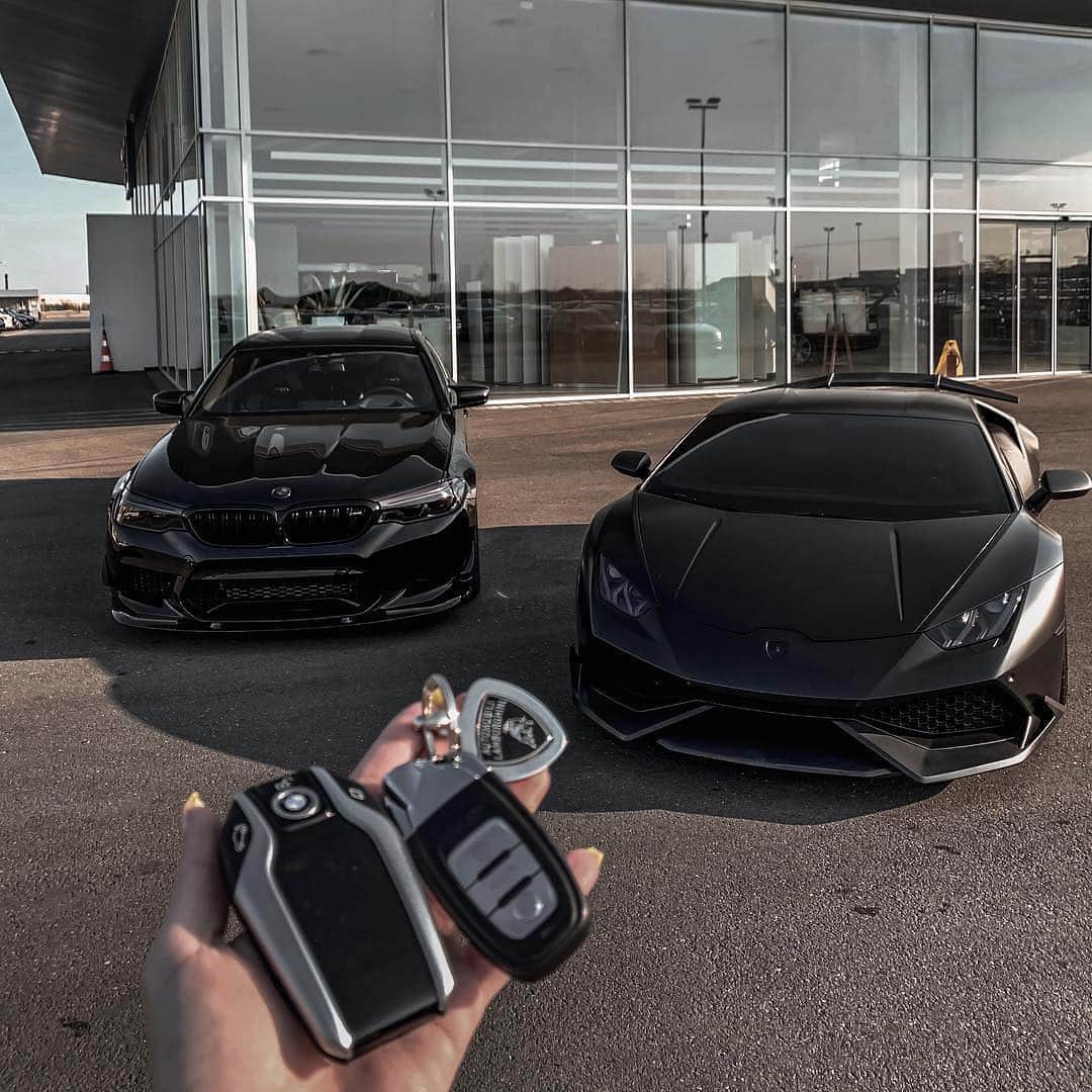 CARLiFESTYLEさんのインスタグラム写真 - (CARLiFESTYLEInstagram)「Which one would you drive today? BMW M5 and Lambo Huracan! Photo by @zedsly #carlifestyle」4月2日 13時14分 - carlifestyle
