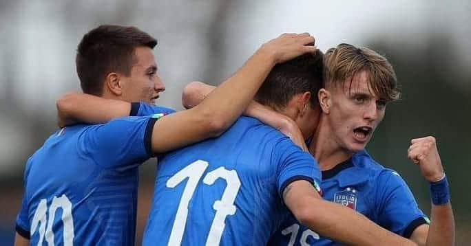 サッカーイタリア代表さんのインスタグラム写真 - (サッカーイタリア代表Instagram)「#Under18 L’8 maggio a Codroipo l’#Italia🇮🇹 affronterà in amichevole l’Austria🇦🇹 . Gli #Azzurrini torneranno a giocare allo stadio Polisportivo Comunale a quasi tre anni di distanza dal successo nell’amichevole con la Slovenia dell’agosto 2016 . . #VivoAzzurro」4月2日 19時34分 - azzurri