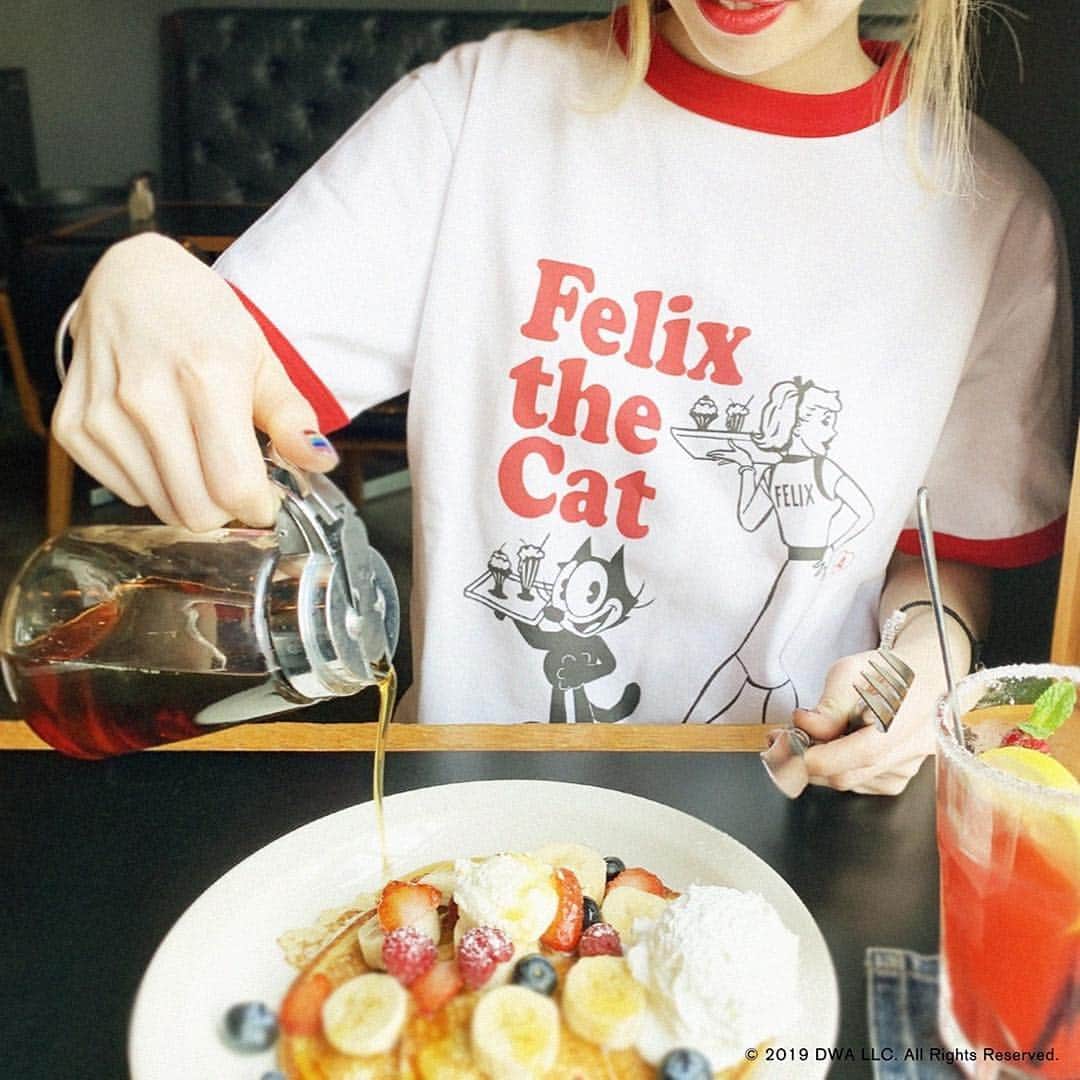 瀬戸あゆみさんのインスタグラム写真 - (瀬戸あゆみInstagram)「”Felix the Cat POP UP STORE by Ayumi Seto”﻿ ﻿ ●期間：4/26(金)〜5/7(火) ﻿ ●会場：ラフォーレ原宿 2F  CONTAINER ﻿ ﻿ 1919 年にアメリカで誕生した世界中で愛されているキャラクター「フィリックス・ザ・キャット」の﻿ 100周年を記念したPOP UP STOREを、瀬戸あゆみプロデュースさせていただきました❗️﻿ ﻿ みんなも見たことあるよね？﻿ あのガムのねこちゃんのキャラクターです😺﻿ 100周年ってすごくないですか……！？﻿ (このお話がUniversalさんからきたときからたまにYouTubeでアニメを見ているんだけど、すごく面白い&かわいいから、みんなもよかったら見てみて……！)﻿ ﻿ American Dinerをコンセプトに、ここだけでしか買えないオリジナルアートの限定アイテムを多数ご用意。﻿ 内装もこだわるつもりです🇺🇸﻿ ﻿ 4/27（土）には私とフィリックスと一緒に写真が撮れるイベントも開催します！﻿ 他にも期間中は内容盛りだくさんです❣️﻿ (次の投稿で詳細書きます！)﻿ ﻿ ぜひともFelix the Catを広めたい！﻿ みんな力を貸してくれーーーっ！﻿ ﻿ #felixthecat﻿ #felix﻿ #フィリックスザキャット﻿ #フィリックス﻿ #瀬戸あゆみ」4月2日 19時26分 - setoayumi