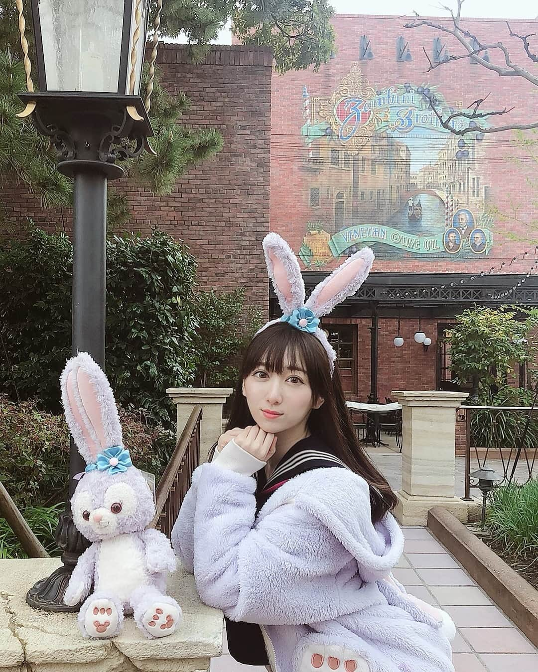 朝比奈南さんのインスタグラム写真 - (朝比奈南Instagram)「#disney #disneysea #ディズニー #ディズニーシー #ディズニーコーデ #ディズニーリゾート #東京ディズニーシー #tokyodisneysea #ステラルー #ステラルーコーデ #ジェラトーニ #ジェラトーニコーデ #双子コーデ #おそろい #おそろいコーデ #おそろいディズニー #制服 #制服ディズニー #セーラー #セーラー服 #イースター #スイーツ #ジェラート #ディズニーイースター」4月2日 14時18分 - minami_asahina