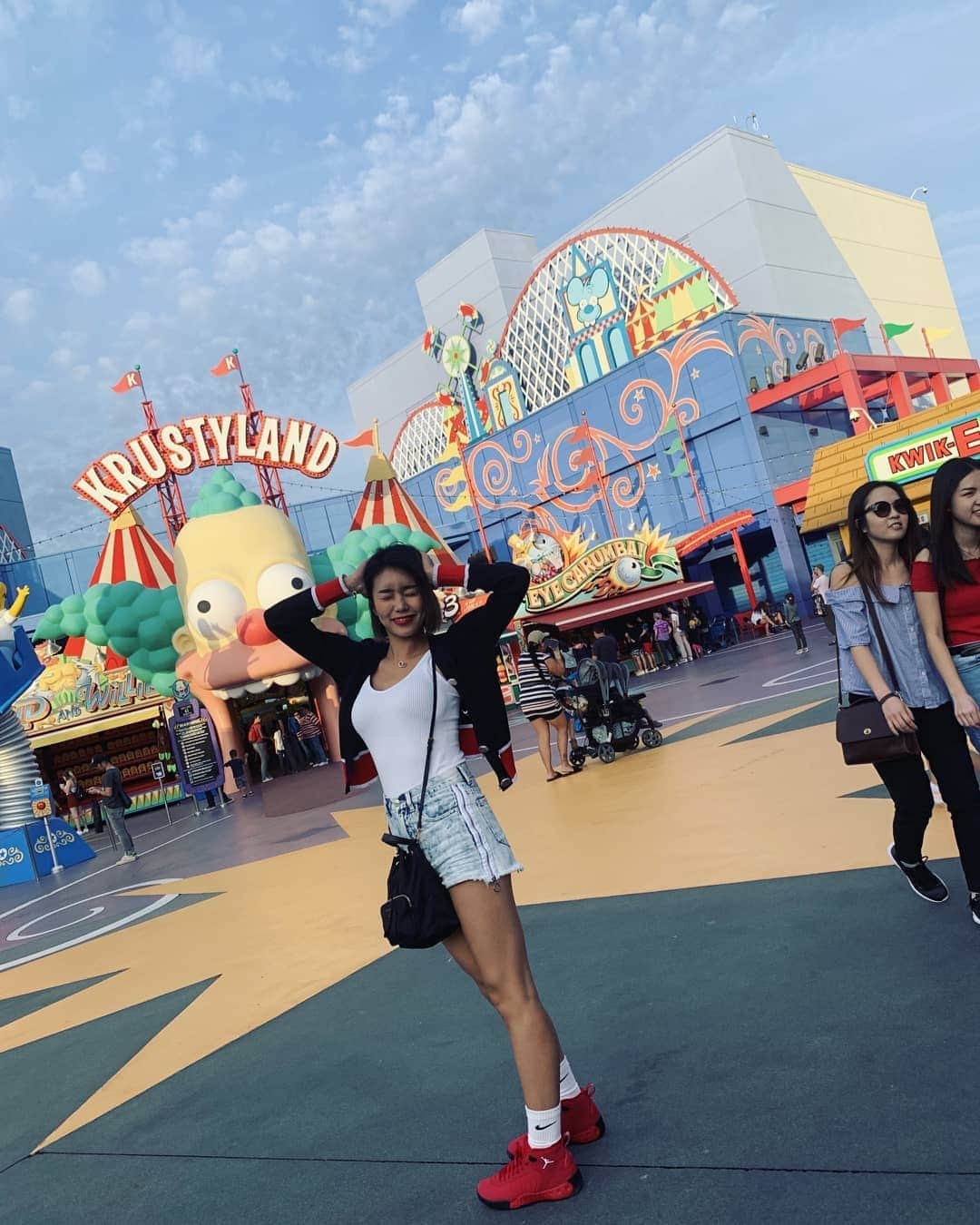 エナ さんのインスタグラム写真 - (エナ Instagram)「Universal studio In LA🎪🎢🎡 #휴가 #D-2 #유니버셜 #살쪘쪄」4月2日 14時33分 - eunkyung.shin