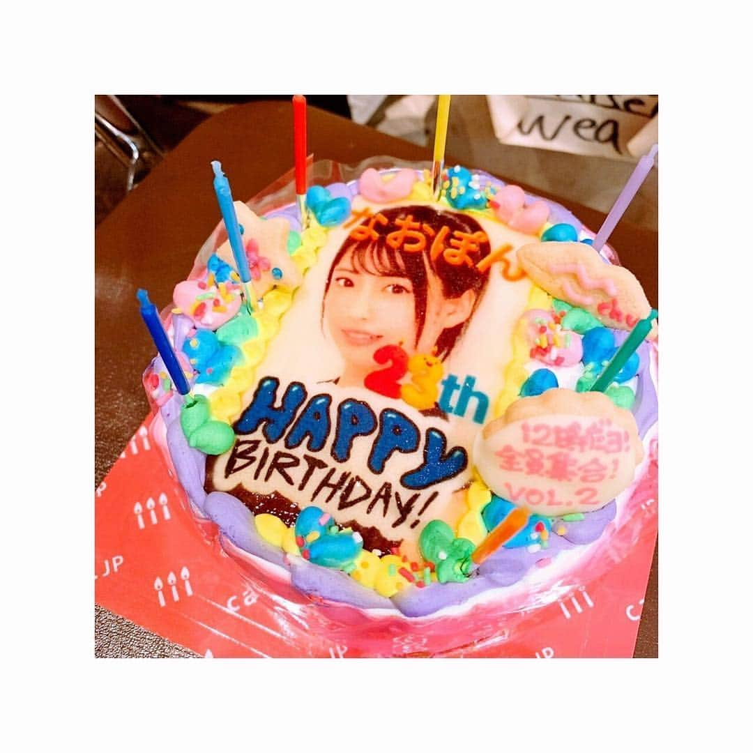 岡本尚子さんのインスタグラム写真 - (岡本尚子Instagram)「2019.03.31 渋谷TSUTAYA  O-Crest。﻿ 『岡本尚子生誕祭2019 〜12時だョ!全員集合!〜』﻿ ﻿ 無事に今年の生誕祭が終わりました！！！﻿ お越し下さった皆様誠にありがとうございます✨﻿ ﻿ 今年は【みせる】をテーマに、歌ったり踊ったり﻿ 冒頭に少しお芝居したり…。﻿ ﻿ そんな1時間の生誕祭でした🎂﻿ ﻿ お手紙やプレゼントもありがとうございました😭﻿ お家に帰って速攻全てチェックしてお手紙も﻿ 読ませていただきましたよっ☺️﻿ ﻿ みんなからのお花や事務所からケーキや風船も🎈﻿ ﻿ ﻿ また誕生日の日に改めて書きますが﻿ 来年も生誕祭が出来るように今年一年も頑張ります！！！ 今月早速めっちゃお知らせあるから楽しみにしててね😏  #生誕祭 #渋谷 #tsutayaocrest  #ケーキ #バルーン #草場愛 #岡本尚子」4月2日 14時39分 - naoko_04_04