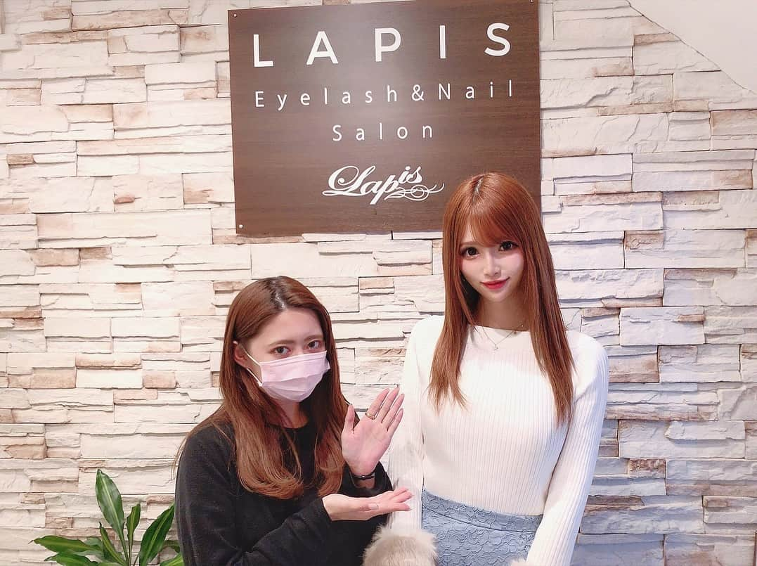 桜咲乃愛さんのインスタグラム写真 - (桜咲乃愛Instagram)「渋谷Lapisでマツエクしてきた～💕✨ 前回カーキにして仕事の時は薄すぎたから 今回は黒にしてみた💕✨ ダークブラウンも気になる💖  上は前と同じ150本にして下は少し長めにしてもらった～☺️💓 お上手💕✨ @hnk.s2 さんにやってもらったよ☺️💓 ありがとうございます💖  #渋谷ラピス#Lapis#ラピスマツエク#マツエク#渋谷#渋谷マツエク#ストレートヘア#美容day」4月2日 14時47分 - noasama1101