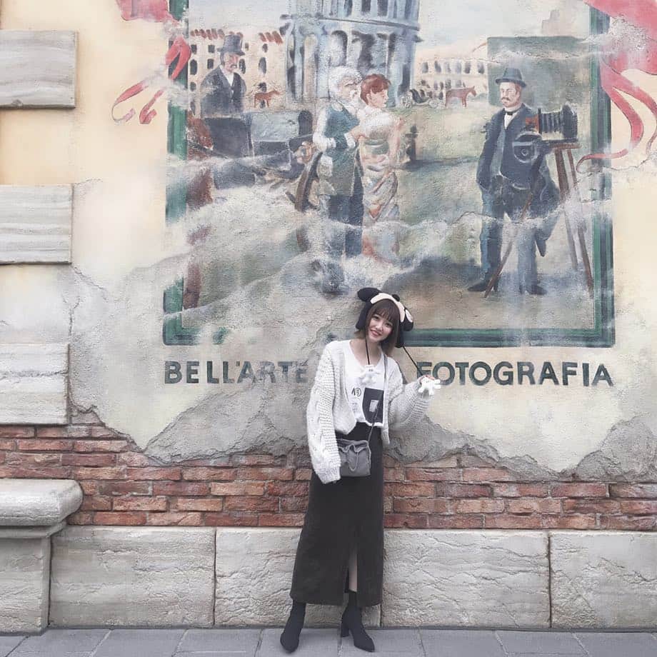のインスタグラム：「. ディズニーの写真 ちょびちょびのせて 行きます(^ ^) . おとといいった AONO MISAKI & the jackpot さんのライブにいってきました。 かっこよかった〜🤔 . #バンド #ライブ #aonomisaki #www #shibuya #aonomisakiandthejackpot」