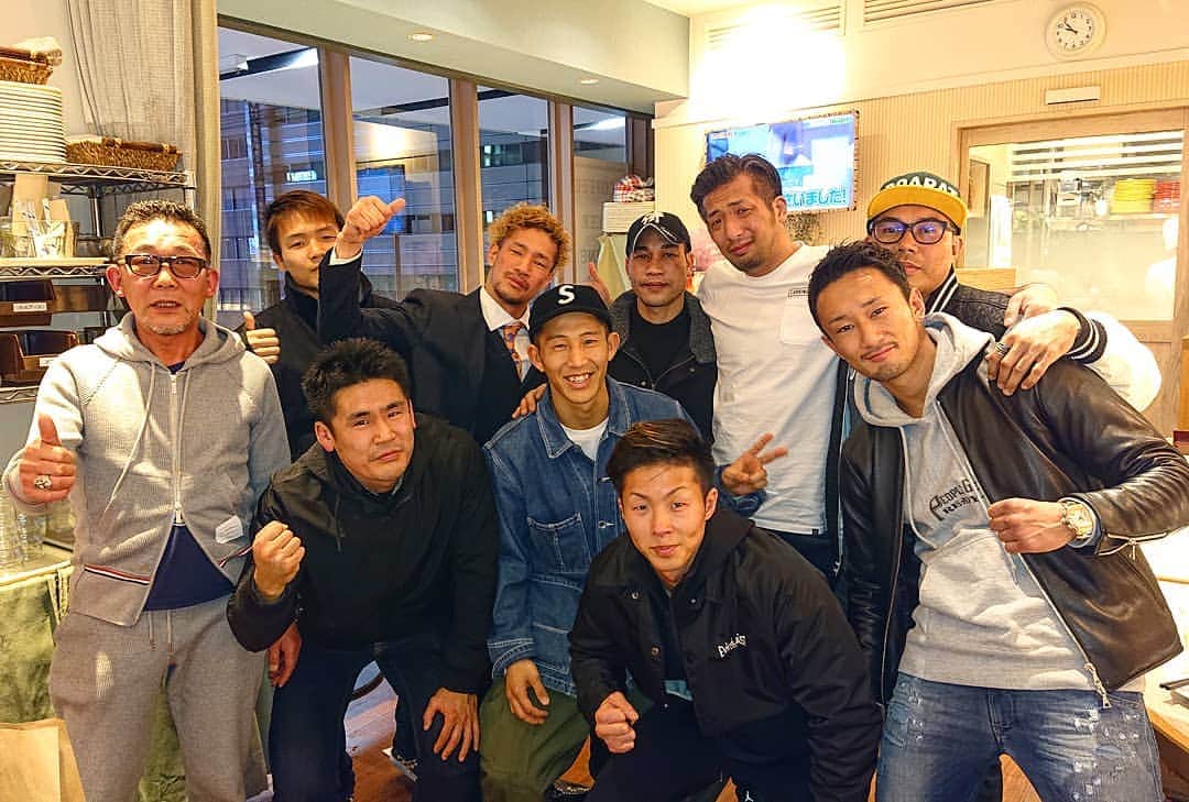 梅野源治のインスタグラム：「PHOENIX GYM 最高👍👍👊 #会長の送別会 #俺の師匠は会長だけ #今までもこれからも感謝」