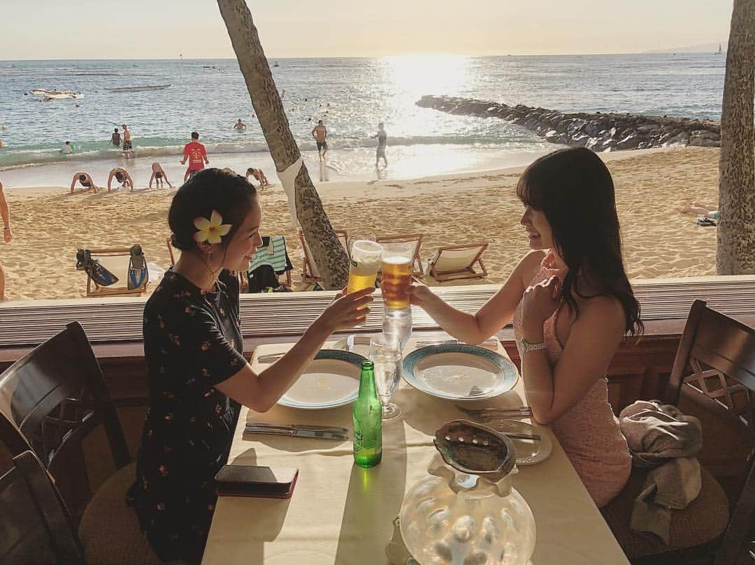 永尾まりやさんのインスタグラム写真 - (永尾まりやInstagram)「cheers🥰 #hawaii #michelsatthecolonysurf」4月2日 15時05分 - mariyagi_san