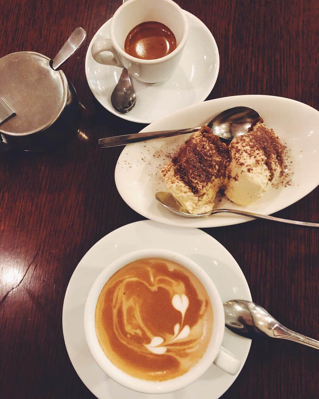 尾形沙耶香さんのインスタグラム写真 - (尾形沙耶香Instagram)「#tiramisu time ☕️ LoSPAZIO の#ティラミス が好き！」4月2日 15時09分 - sayakaogata