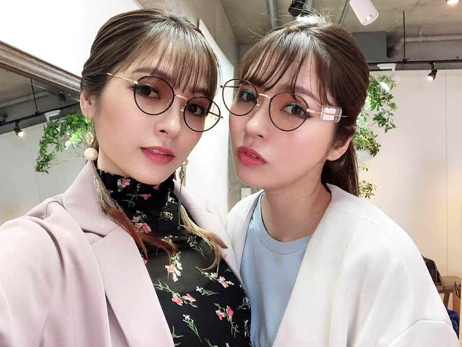 樋浦結花さんのインスタグラム写真 - (樋浦結花Instagram)「@lavid_eyewear  展示会💓🌸💓🌸 ・ ・ 自分的には挑戦の カラーサングラスをオーダー🕶💕 ・ 楽しみ〜❤️ ・ ・ #lavid #lavideyewear #lavidのある生活 #カラーサングラス #タワーガールズに #1時間会えた💓」4月2日 15時30分 - hiura_yuika