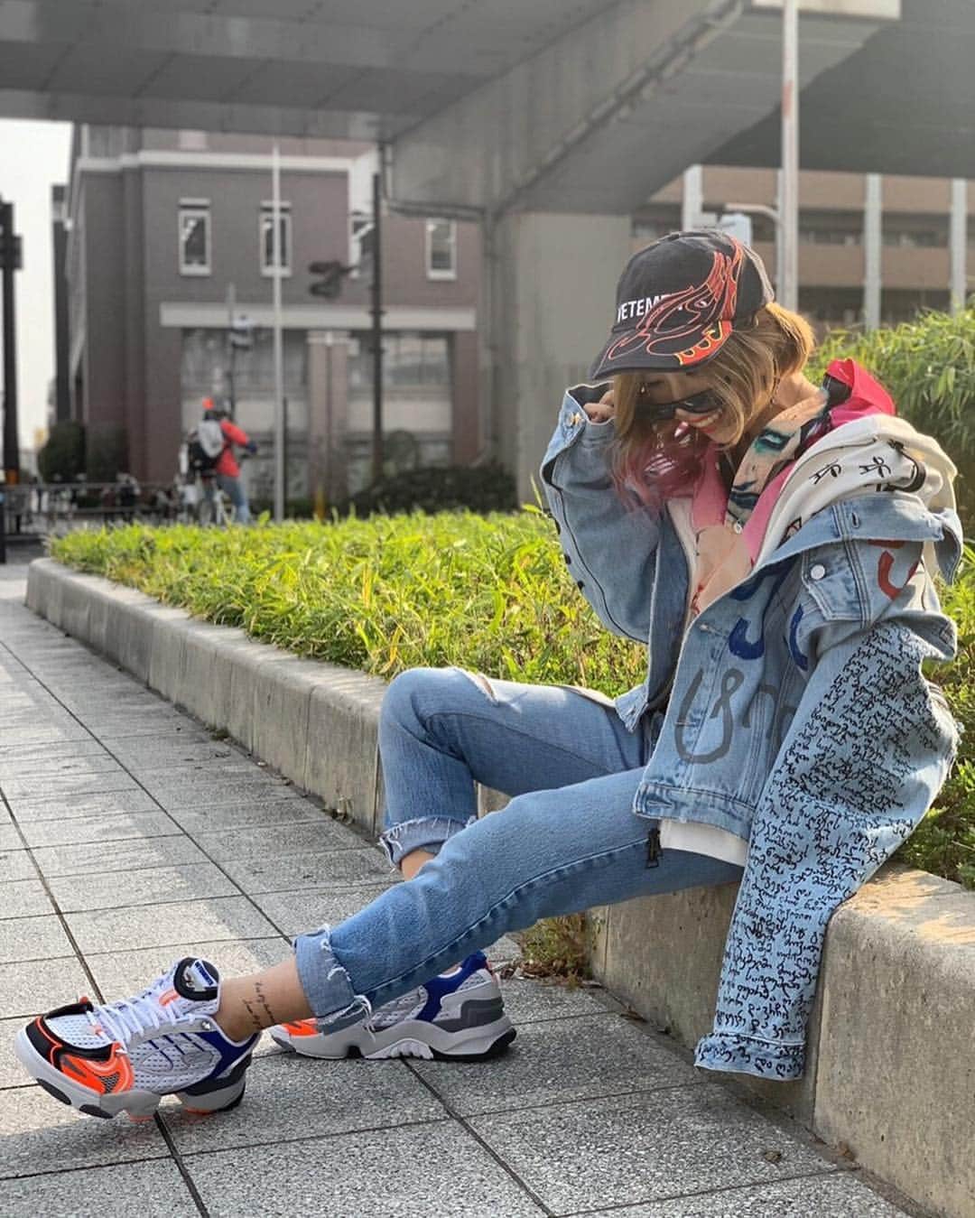 AYINさんのインスタグラム写真 - (AYINInstagram)「・ ・ ・ New arrival✔️ @vetements_official ・ ・ ・ IN store now✔️ ・ ・ #vetements #ayin #19ss」4月2日 15時26分 - ayin_japan