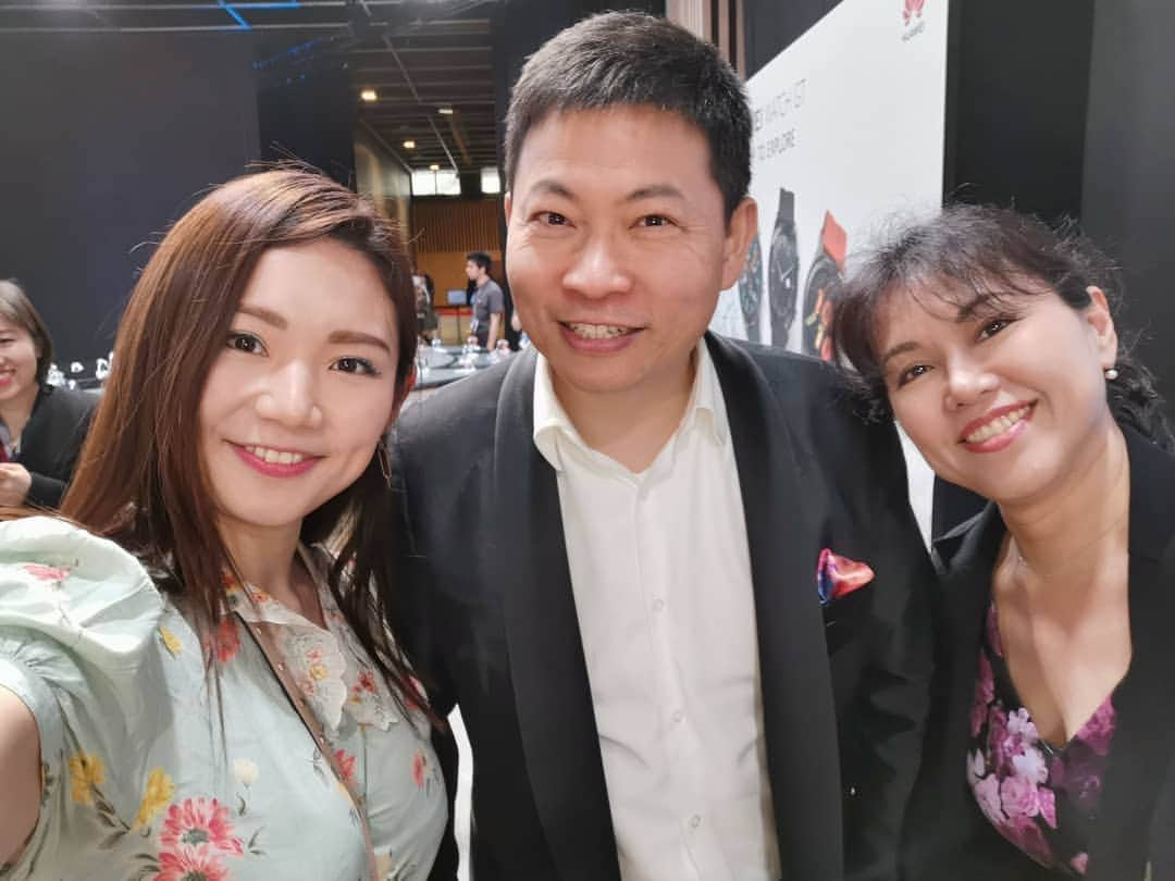 Ayanoさんのインスタグラム写真 - (AyanoInstagram)「Selfies with Mr.Richard Yu, CEO of Huawei Consumer Business Group. HuaweiのCEOリチャード・ユー氏と1年ぶりにパリでセルフィー😆🤳✨ #Huawei #HuaweiP30Pro」4月2日 15時28分 - ayanotdo