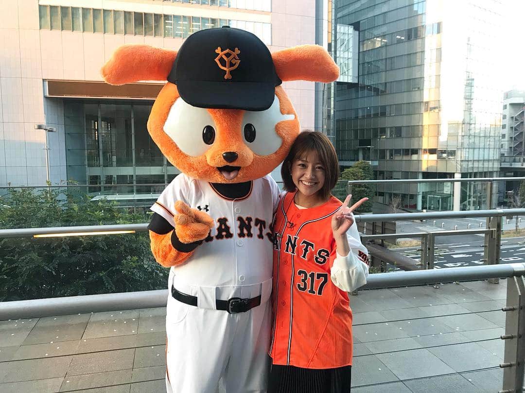 のインスタグラム：「👬 今日のスペシャルゲスト、ジャビットさん！ 本拠地開幕戦の前におはよんに遊びに来てくれました✨ . . またこうして共演できる日が来るとは！！！ 何でもできるジャビットくん、、 生放送の対応もお見事でした🤭 #oha4#おはよん#ゲスト #旧友#ジャビット #妙な安心感 #相変わらずの自由さ」
