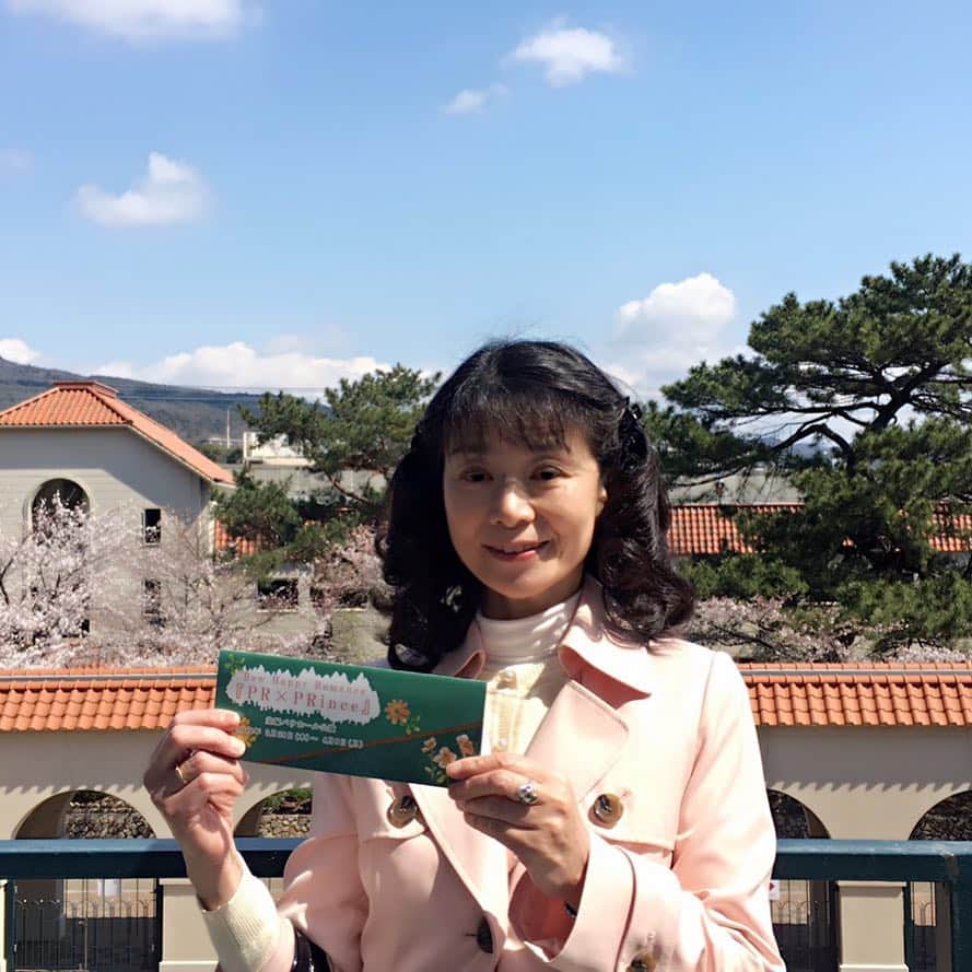 大津びわ子のインスタグラム：「久しぶりのバウホール。 雪組公演「PR×PRince」 早い展開、アドリブ、楽しさ満載のミュージカルコメディです。  #宝塚バウホール #雪組公演 「PR×PRince.」」