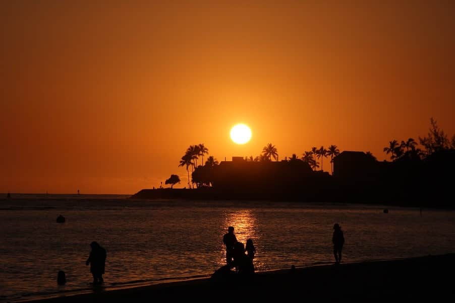 坂元美香さんのインスタグラム写真 - (坂元美香Instagram)「suset today! 2019/04/01 . 撮影の合間に📸ポストカードみたい☺️ . #sunsetphotobymikasakamoto #sunset #hawaii #sunsetlovers #sunsethunter #ハワイ #夕陽 #夕日 #イマソラ」4月2日 16時02分 - mika_saka