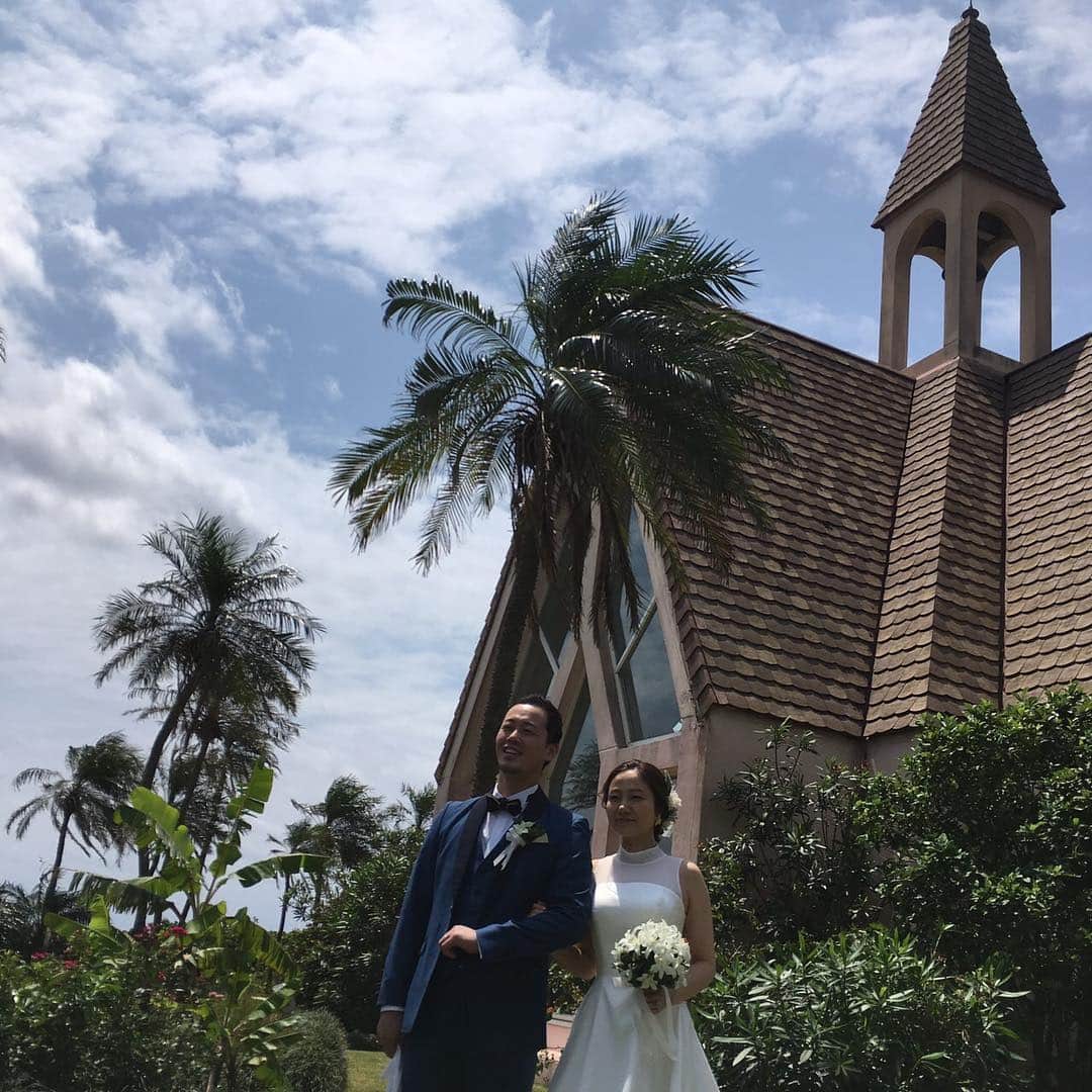 うまかもんだいにんぐ神無さんのインスタグラム写真 - (うまかもんだいにんぐ神無Instagram)「#結婚式 #北琉笑店 #いころ #繁盛店 #パーフェクト黒ラベル #宮古島で #北海道料理を #食べる贅沢 #春おばぁ #宮古そば #ゆし豆腐そば #昨日の #みそ汁の謎 #解決 #沖縄では #みそ汁は具だくさんで #丼ぶりで出てくる #ライスも付いてくる #味噌汁定食 #間違えて #カツ丼とみそ汁を #注文すると #カツ丼と小さいみそ汁 #どんぶりのみそ汁とライス #が出てくるw  #石川県金沢市 #片町 #うまかもんだいにんぐ神無 #web担当 #なっちゃん」4月2日 16時40分 - kanna_kanazawa