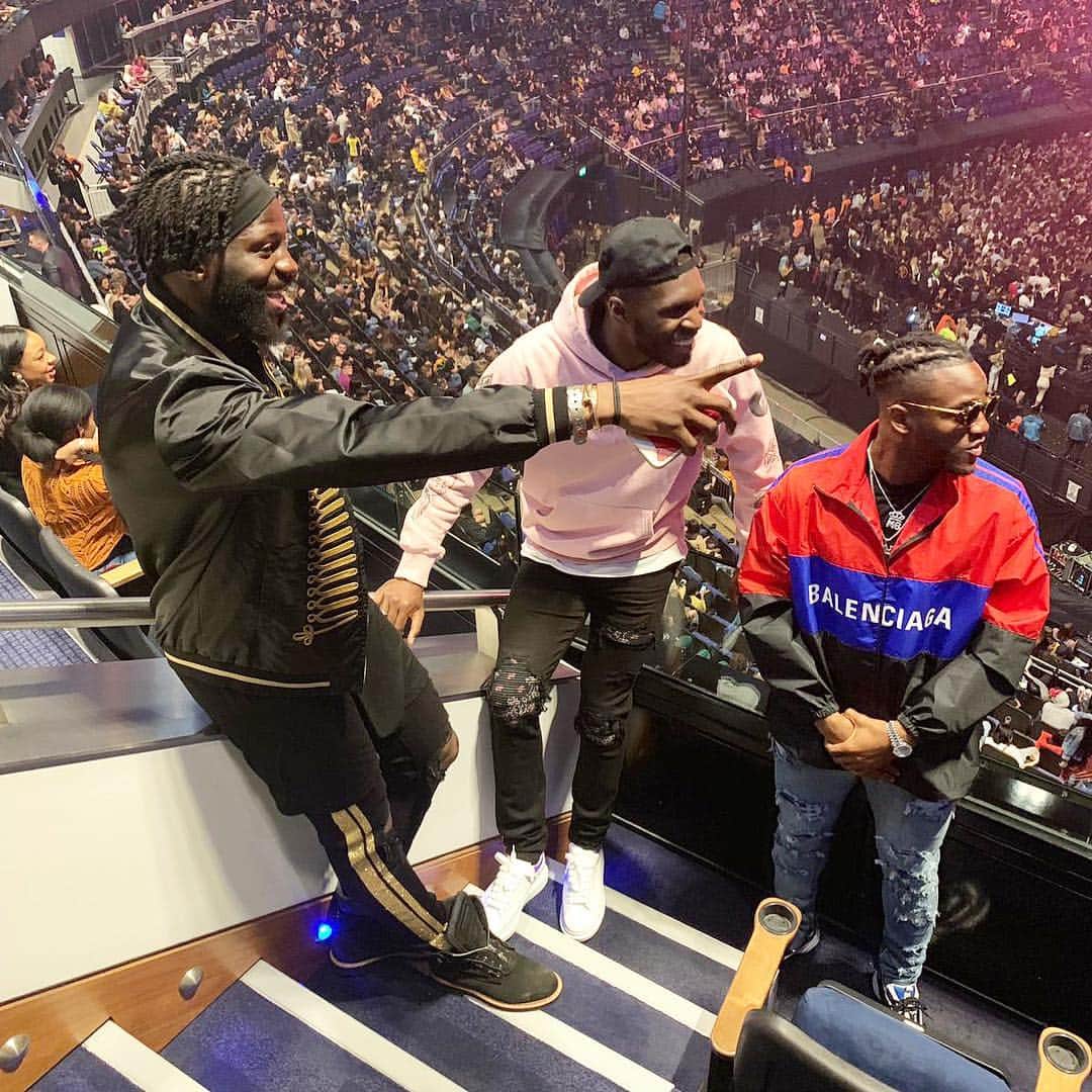 バカリ・サコのインスタグラム：「About last night @champagnepapi was on fire 🔥」