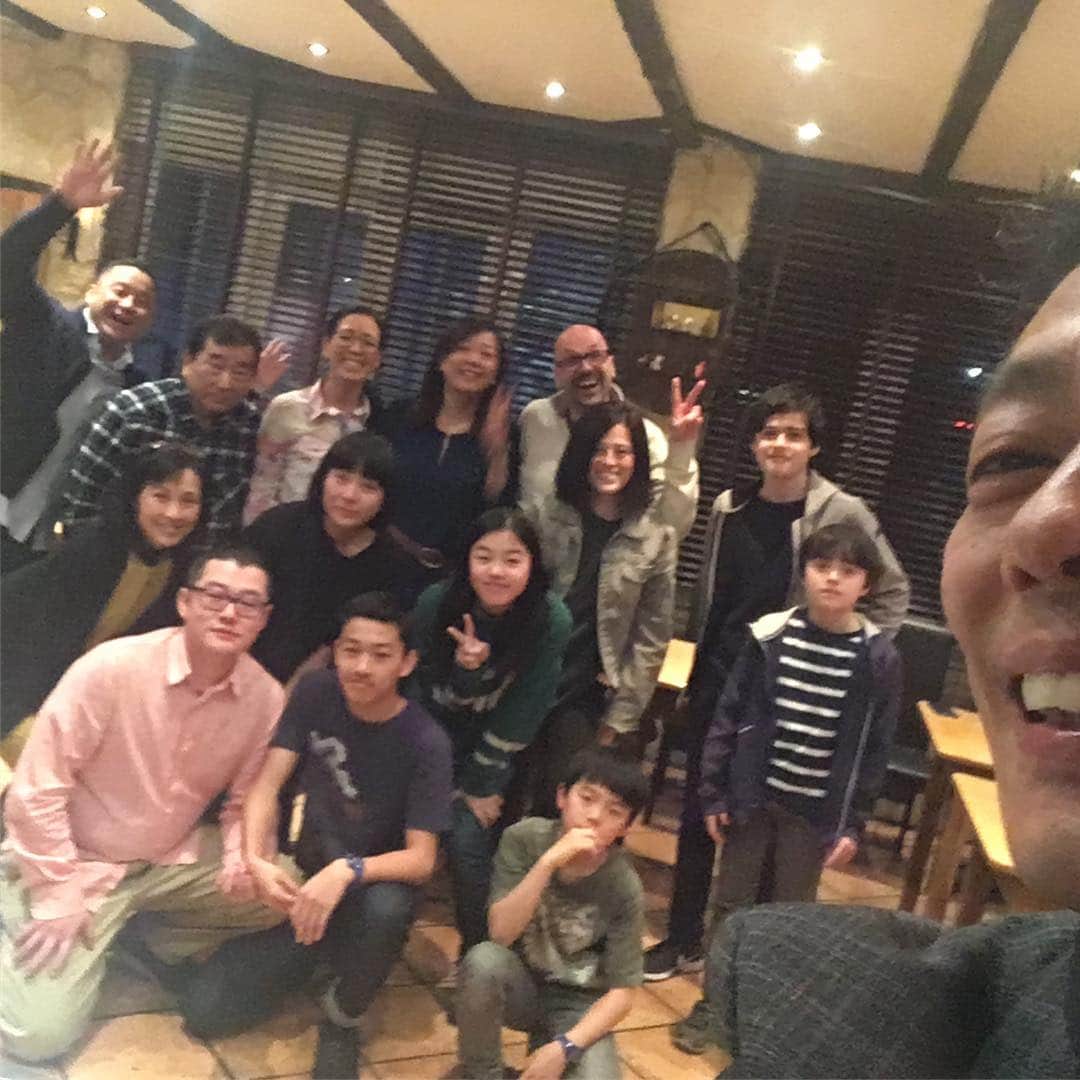 ぜんじろうのインスタグラム：「ドイツ🇩🇪ザールツブリュッケンの日本料理「アキラ」さんで日本語でのスタンダップコメディ」