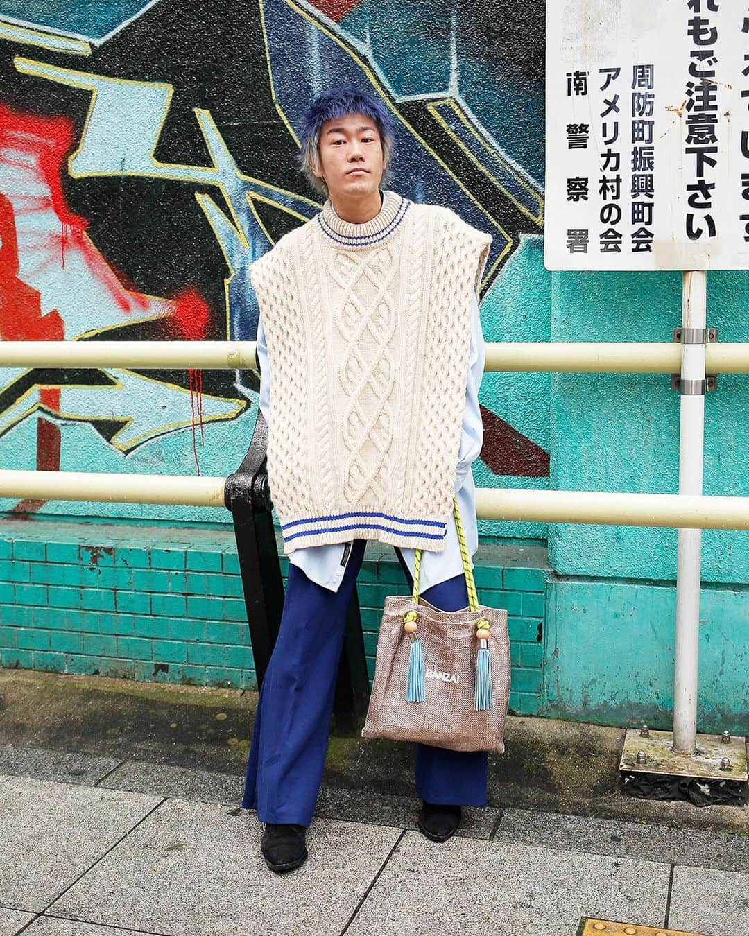 Droptokyoさんのインスタグラム写真 - (DroptokyoInstagram)「KANSAI STREET STYLE @drop_kansai  #streetstyle#droptokyo#kansai#osaka#japan#streetscene#streetfashion#streetwear#streetculture#fashion#関西#大阪#ストリートファッション#fashion#コーディネート  Photography: @abeasamidesu」4月2日 17時05分 - drop_tokyo