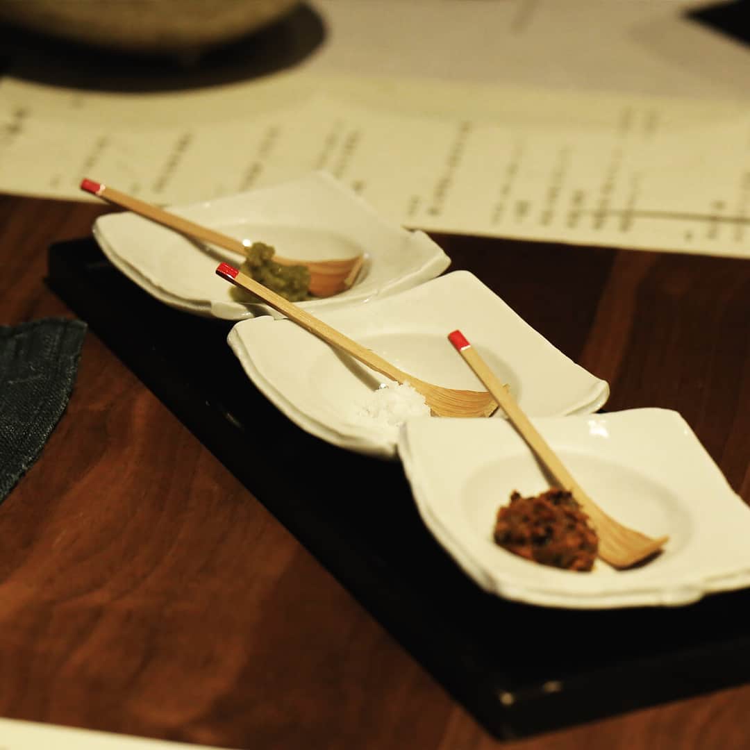 KOZLIFEさんのインスタグラム写真 - (KOZLIFEInstagram)「【 #STIIKの旅 】 STIIK in 福岡 心も体も癒された茅乃舎レストラン。 スローフードを大切に考える茅乃舎さんの思い、 素敵です！ また行きたいレストランにランクイン。 続きはブログからどうぞ。 . ◎KOZブログは当店トップページのバナーorプロフィールのURLからどうぞ。 ▶︎ @kozlife_tokyo . #KOZLIFE #japan#LoveFoodLoveLife#Interior#instahome #chopstick#madeinjapan #foodporn #instafood#foodstagram #foodlover#delistagrammer #茅乃舎レストラン#レストラン茅乃舎 #stiik #暮らし #九州 #福岡 #茅乃舎 #出汁 #丁寧な暮らし #シンプルライフ #暮らしを楽しむ #箸 #カトラリー #젓가락#筷子 #일제 #日本制造」4月2日 17時30分 - kozlife_tokyo