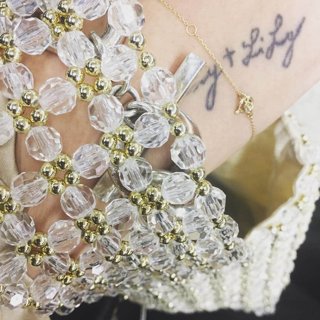 LiLyさんのインスタグラム写真 - (LiLyInstagram)「ビーズ✨✨✨ #bag & #tattoo #spring #〆切  #lilysdiary2019」4月2日 17時40分 - lilylilylilycom