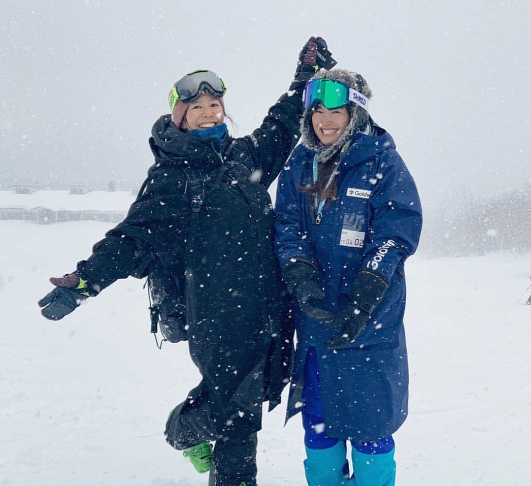清澤恵美子さんのインスタグラム写真 - (清澤恵美子Instagram)「この方と過ごした約10日間。 13歳から一緒にスキーをしてきて玲奈がいなければ今の私はなくて、ただ物凄くライバル関係にあり、当時を知っている人達には今一緒に仕事をしていることが考えられないほどの仲だったけど笑同じ高みを目指してきた約20年は同じ志を持ってきたからこそ理解し合えてお互いにすごく成長して尊敬し合える仲になった。 今回、ウィメンズカップに続き、選手サポートをしている間の選手対応のあれこれはかなり心強かったし、トラック＆清澤恵美子キャンプには徹底してサポートに徹してくれて凄くありがたかったです！！ しかし10日間毎日超絶寒かったね🥶🥶🥶🥶🥶 玲奈さん山形から東京までの長距離ドライブ気をつけてね！！！！ ありがとう！！！！！ #都連強化コーチ #蔵王ライザ」4月2日 17時41分 - kiyosawaemiko