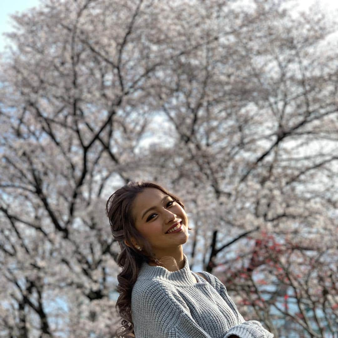 ゆきぽよさんのインスタグラム写真 - (ゆきぽよInstagram)「. . . やっと桜見れた❀.*･ﾟ✿゜:。*. 桜大好き🌸. . . #桜 #cherryblossom #さくら #春 #ギャル #spring #花見 #ポートレート」4月2日 17時46分 - poyo_ngy