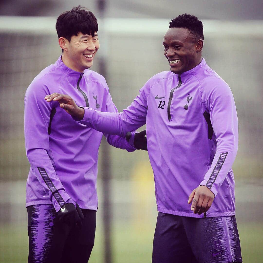 トッテナム・ホットスパーFCさんのインスタグラム写真 - (トッテナム・ホットスパーFCInstagram)「These two. 😆 #COYS」4月3日 4時40分 - spursofficial