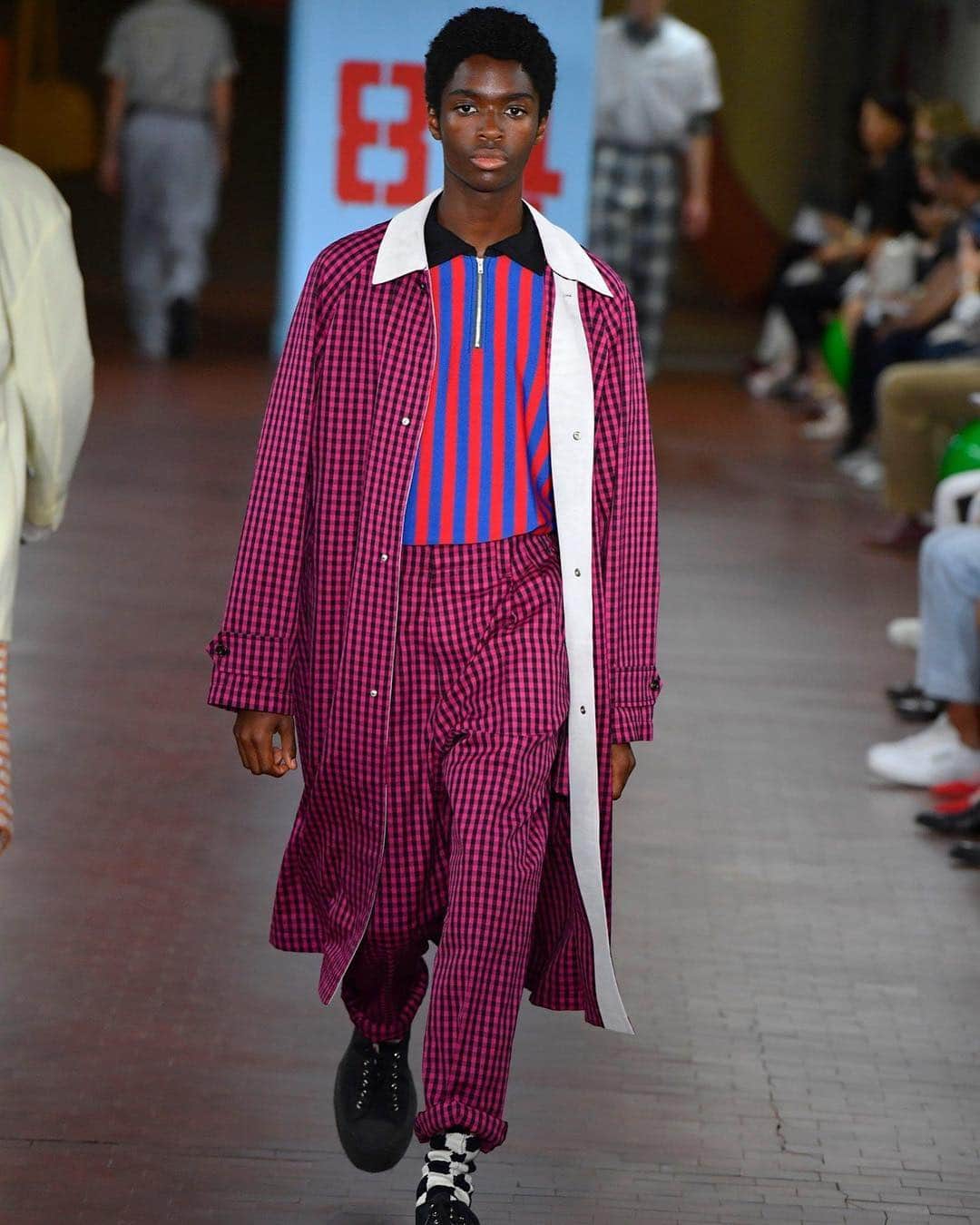 GQさんのインスタグラム写真 - (GQInstagram)「The creations that shuffle down the @Marni runway are compellingly bizarre, peculiar, magical, funny, joyous, playful, and as vibrant as acid-powered visions. GQ's @camjwolf talks to the man behind the most fun brand in fashion at the link in bio. (via @GQStyle)」4月3日 3時11分 - gq