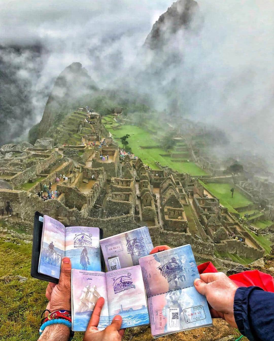 Wonderful Placesさんのインスタグラム写真 - (Wonderful PlacesInstagram)「Have you ever been to Machu Picchu??? ✨@visitsouthamerica.co✨ specializes in creating customized itineraries to this amazing site and other locations in Sacred Valley. We had such a fantastic time with them! They are having 15% discount, DM them for more info ✨@visitsouthamerica.co✨ . Pictures by @cbezerraphotos」4月3日 3時30分 - wonderful_places