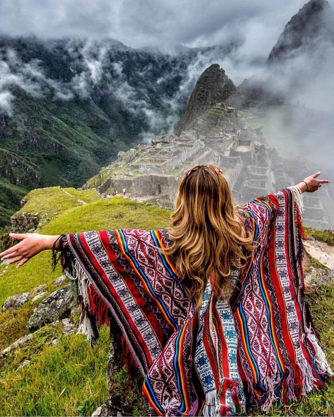 Wonderful Placesさんのインスタグラム写真 - (Wonderful PlacesInstagram)「Have you ever been to Machu Picchu??? ✨@visitsouthamerica.co✨ specializes in creating customized itineraries to this amazing site and other locations in Sacred Valley. We had such a fantastic time with them! They are having 15% discount, DM them for more info ✨@visitsouthamerica.co✨ . Pictures by @cbezerraphotos」4月3日 3時30分 - wonderful_places