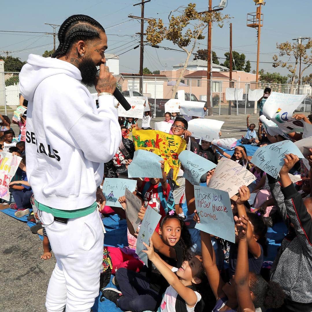 NBC Newsさんのインスタグラム写真 - (NBC NewsInstagram)「#NipseyHussle was a hero to his #LosAngeles neighborhood, where he had big plans and made them known — on and off the mic. Click the link in our bio to read more about his community impact. . 📷 @jerrittclark / @gettyimages」4月3日 3時58分 - nbcnews