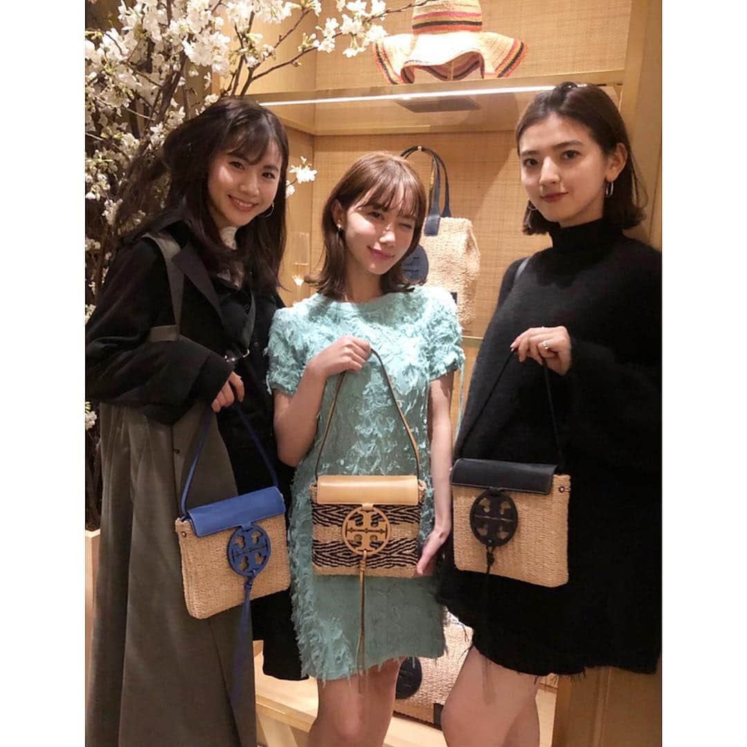 大伴理奈さんのインスタグラム写真 - (大伴理奈Instagram)「@toryburch ⚜️⚜️ #party #ginza #私の髪の毛桜に持ってかれてる」4月2日 19時35分 - rina_otomo