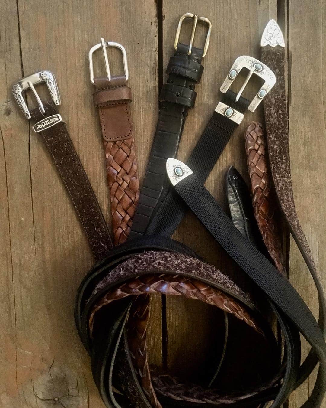 アンドレアダミーコさんのインスタグラム写真 - (アンドレアダミーコInstagram)「Quality Belts 👉🏻 www.andreadamico.it 👈🏻 #belts #belt #accessories #damico #turquoise #navajo #damicostore #texas #leather #genuineleather #madeinitaly」4月2日 19時36分 - damicostore