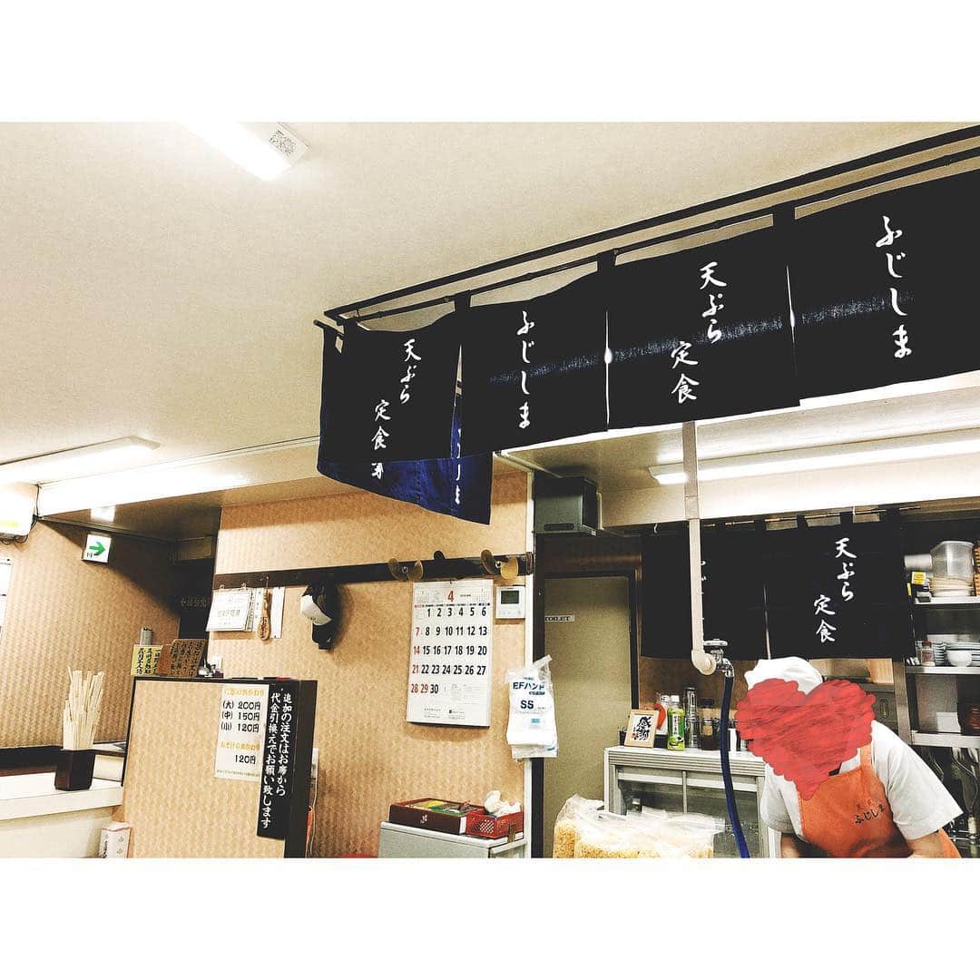 岡田鷹斗のインスタグラム：「北九州行きつけの天ぷら屋さん🥢 「ふじしま」さん。 ・ ・ ・ 味はもちろんお店の雰囲気も 値段もとてもリーズナブルなので、 是非皆さん行ける方はオススメです☆ ・ ・ ・  #fukuoka #kitakyushu  #japan #北九州 #ふじしま #定食 #和 #天ぷら #小倉FUSEのたけさんのオススメ」
