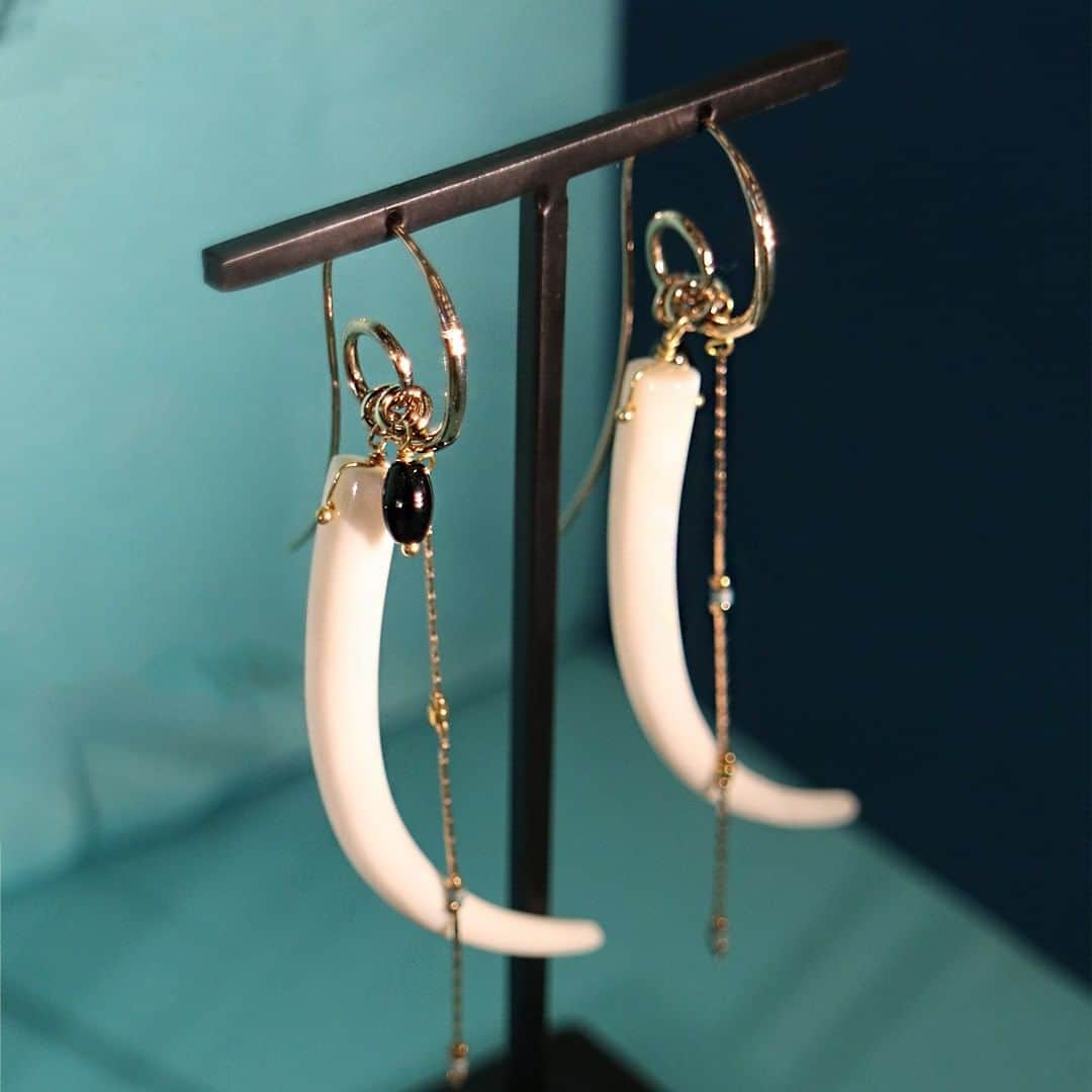 サテリットさんのインスタグラム写真 - (サテリットInstagram)「Ces boucles d'oreilles en corne apporteront un style ethnique à vos looks en toute occasion. #bijoux#gioielli#jewelry#love#photooftheday#beautiful#fashion#bijouxcreateur#satelliteparis #bienvenueailleurs#photooftheday #earringlover」4月2日 19時39分 - satelliteparis