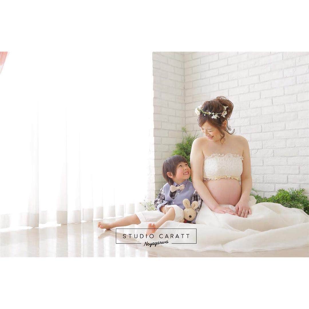のインスタグラム：「. マタニティの撮影も受付中です✨マタニティドレスもご用意しております。私服撮影も承っております！ . スタジオキャラット寝屋川店 撮影予約受付中 072-811-3252 .  #スタジオキャラット #studiocaratt #寝屋川店 #ビバモール寝屋川 #neyagawacity #フォトスタジオ #キッズスタジオ #マタニティ #マタニティドレス #キッズフォト #instagood  #ig_japan #igjp #l4l#like4like  #ベビー #前撮り#後撮り #新作衣装 #可愛い #photo #フォトジェニック #洋装 #着物#関西#大阪」