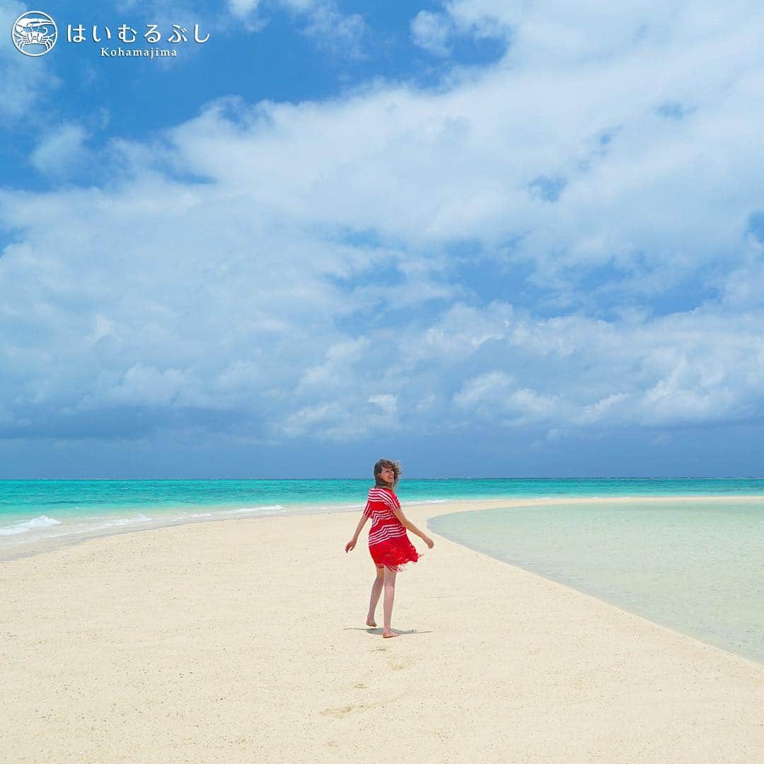 のインスタグラム：「干潮時に姿を現わす幻の島…  浜島。 真っ青な海に浮かぶ白い砂浜の島で人気スポットです。#沖縄 #八重山諸島 #浜島 #幻の島 #リゾート #ホテル #はいむるぶし #japan #okinawa #yaeyamaislands #hamajima #maboroshinoshima #bluesea #whitebeach #resort #hotel #haimurubushi @haimurubushi_resorts」