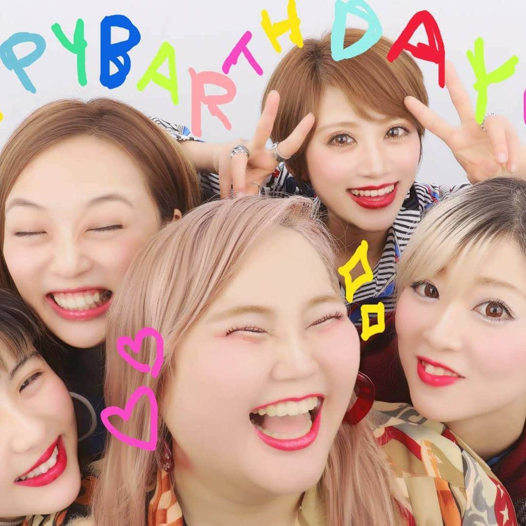 信子さんのインスタグラム写真 - (信子Instagram)「あゆHappybirthday!!! 同期女子でお祝い♡♡ うんうん、飲み過ぎて体ダルいよ。  #アユチャンネル #ゆうき #らびっとビーチ #ひばり #京佳 #エンぷレス #同期#同期女子#wcs24期 #思ひ出ぽろぽろ」4月2日 19時55分 - nobuko_0801