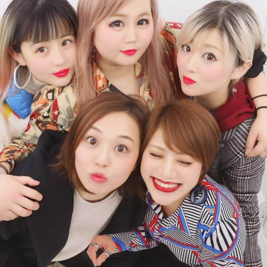 信子さんのインスタグラム写真 - (信子Instagram)「あゆHappybirthday!!! 同期女子でお祝い♡♡ うんうん、飲み過ぎて体ダルいよ。  #アユチャンネル #ゆうき #らびっとビーチ #ひばり #京佳 #エンぷレス #同期#同期女子#wcs24期 #思ひ出ぽろぽろ」4月2日 19時55分 - nobuko_0801