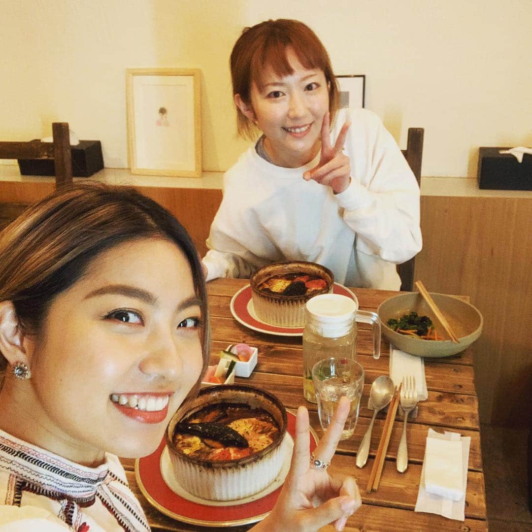YUKA さんのインスタグラム写真 - (YUKA Instagram)「Rihwaちゃんと、ずっと約束していた、焼きカレーを食べに♡ やっと念願叶ってうれしい❣️ ほんと、いろんなこと。いつまでも話していたかったねぇ。 #rihwa #moumoon #焼きカレー #wildinside素晴らしいアルバム #currylover」4月2日 19時59分 - yukamoumoon